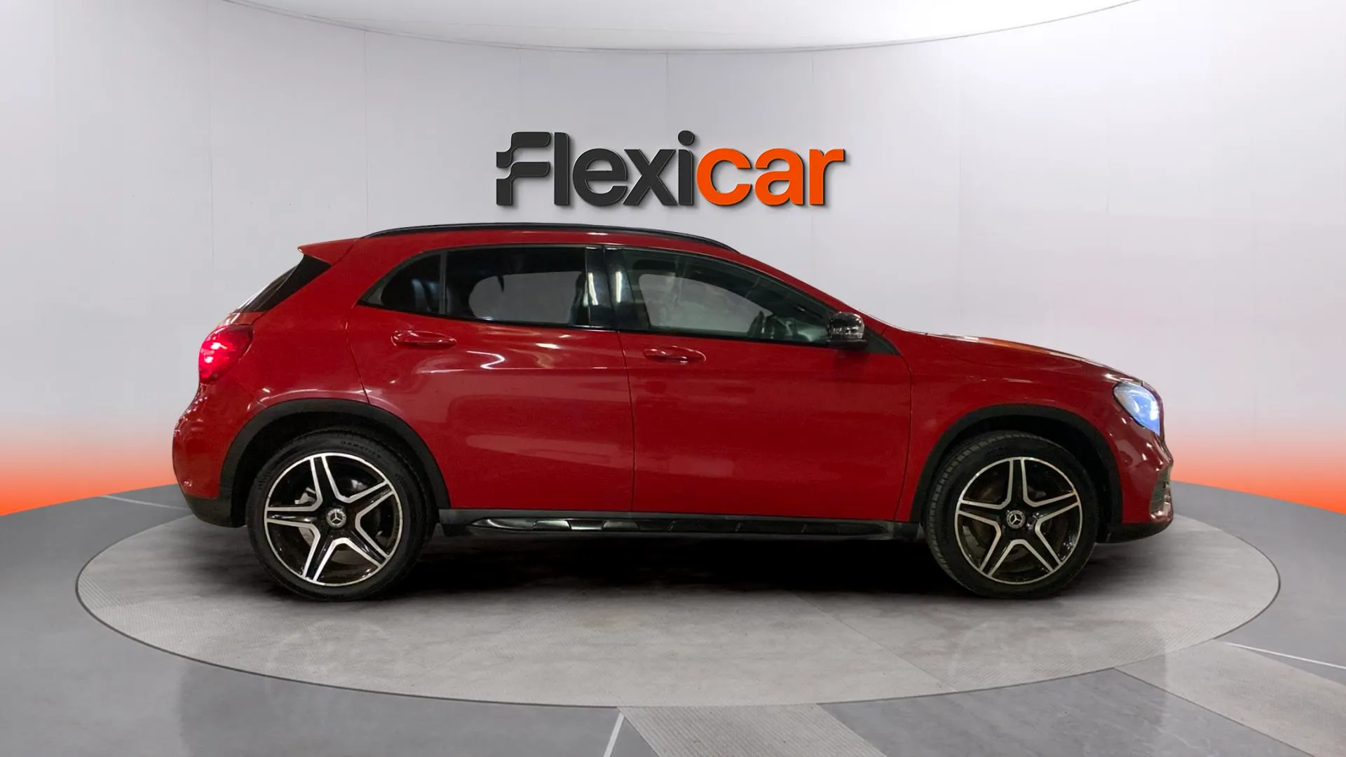 Mercedes-Benz GLA 200 d - foto 8