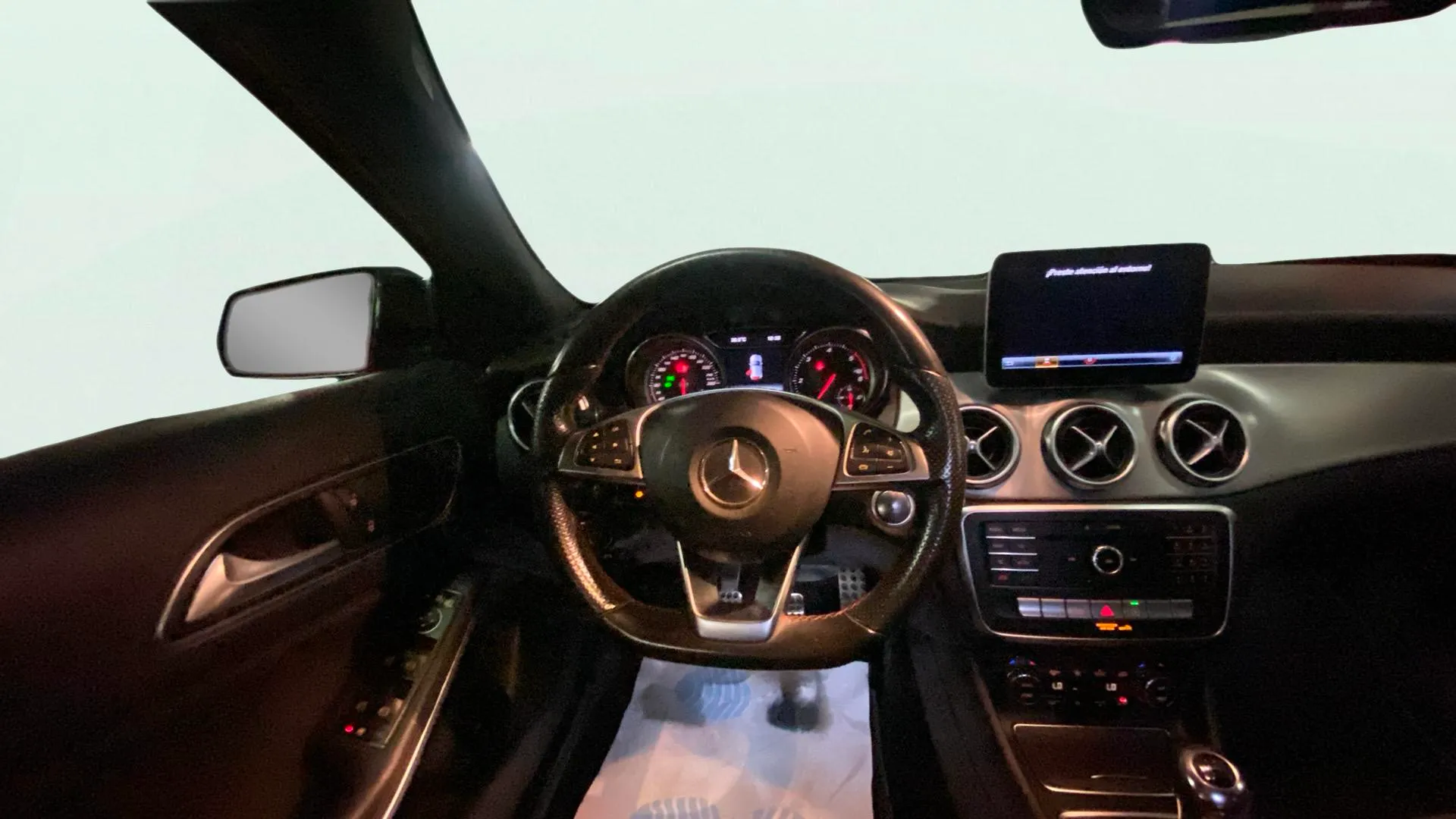 Mercedes-Benz GLA 200 d - foto 13