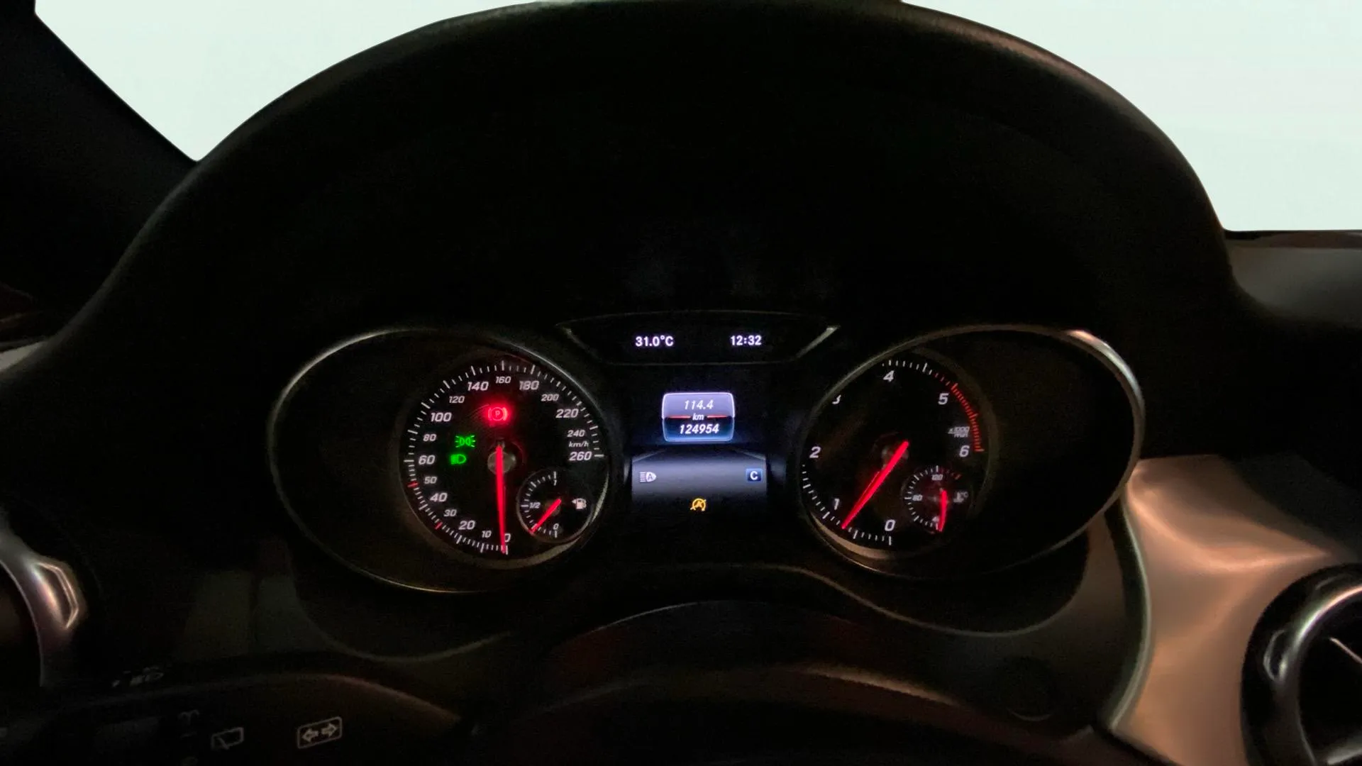Mercedes-Benz GLA 200 d - foto 14
