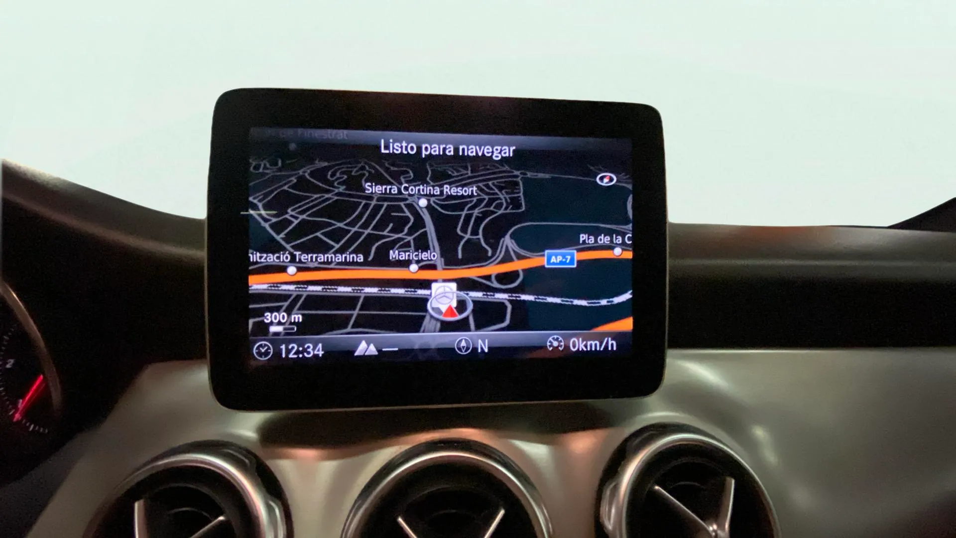 Mercedes-Benz GLA 200 d - foto 16
