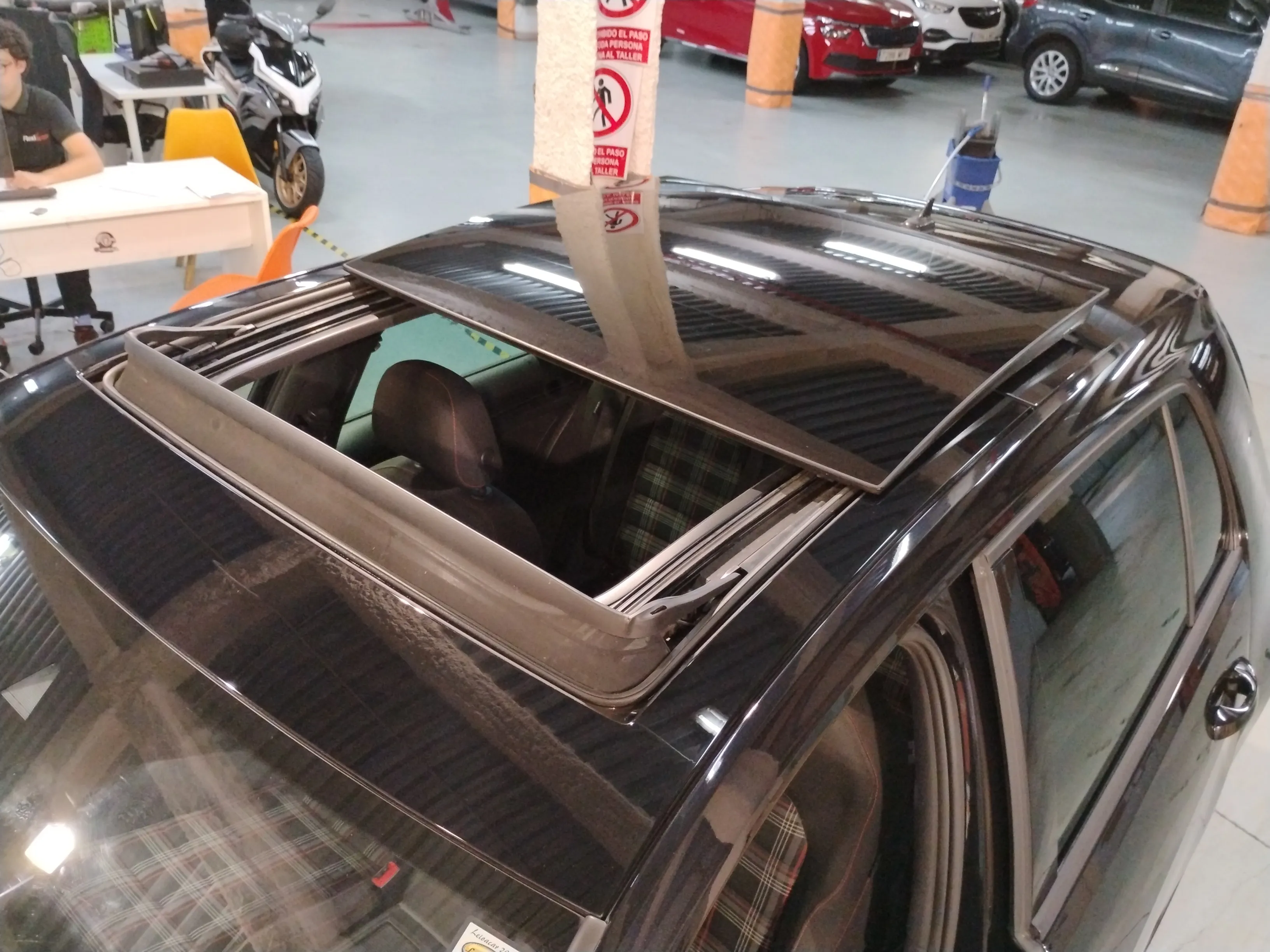 Volkswagen Golf GTI 2.0 TSI DSG - foto 27