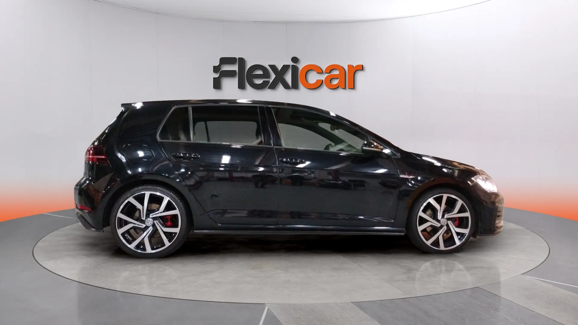 Volkswagen Golf GTI 2.0 TSI DSG - foto 2