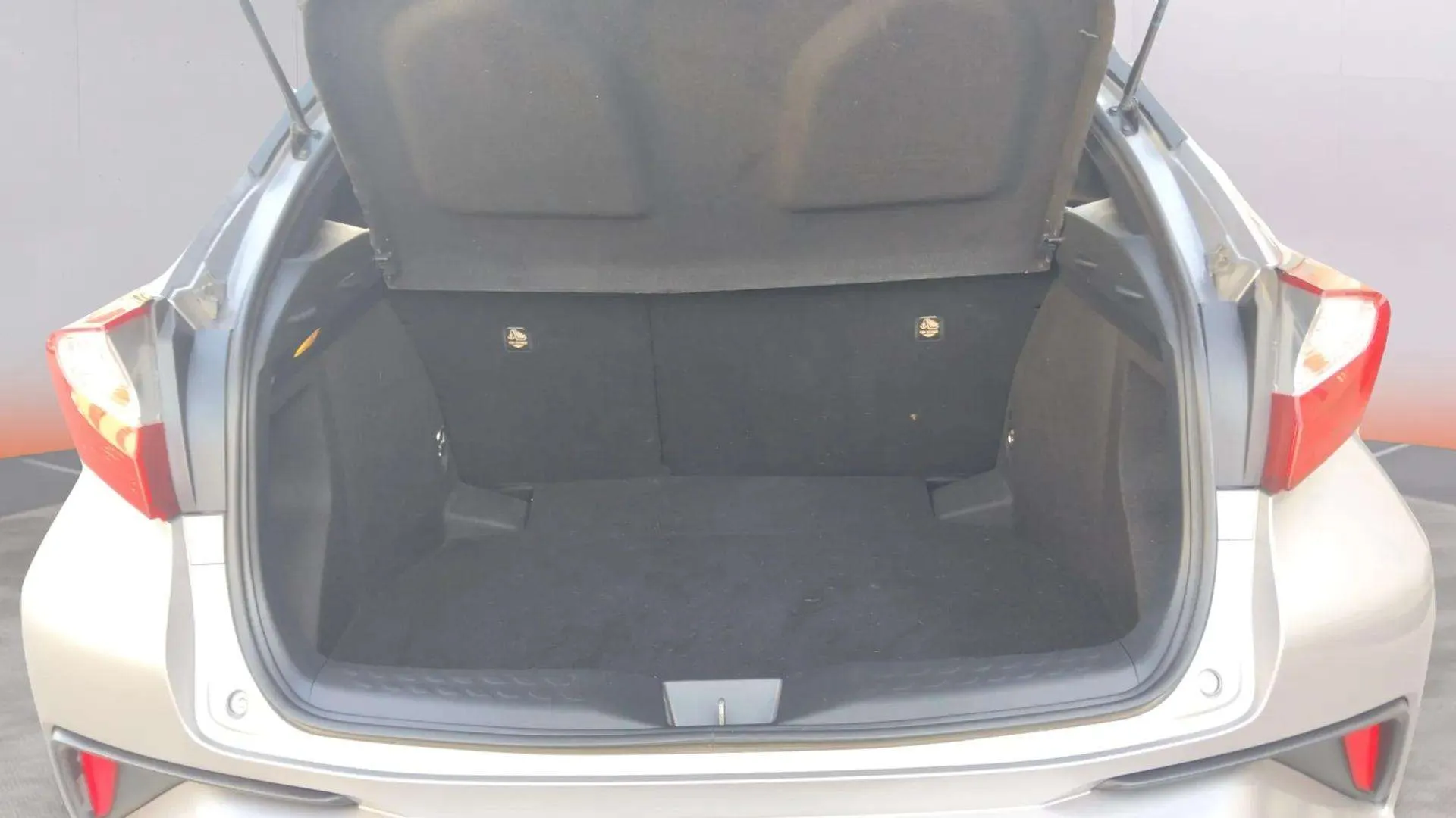 Toyota C-HR 1.8 125H Advance - foto 23