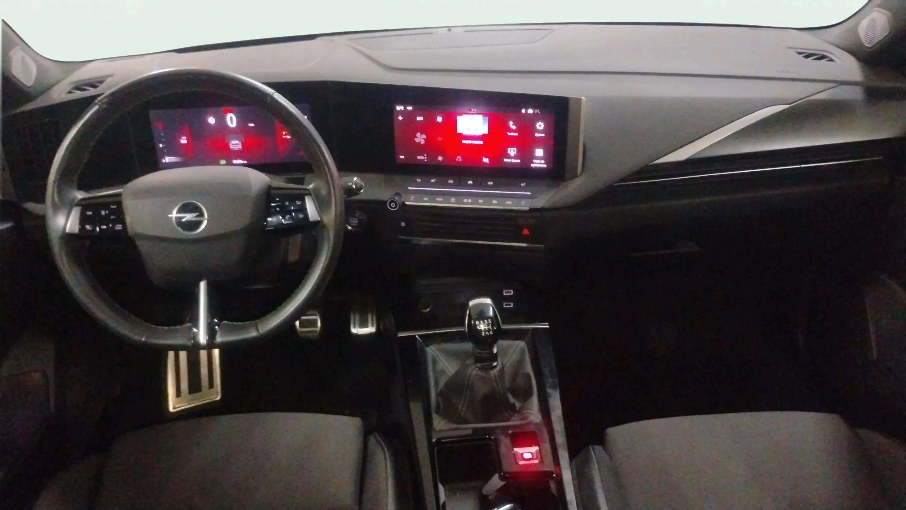 Opel Astra 1.2T XHT GS - foto 18