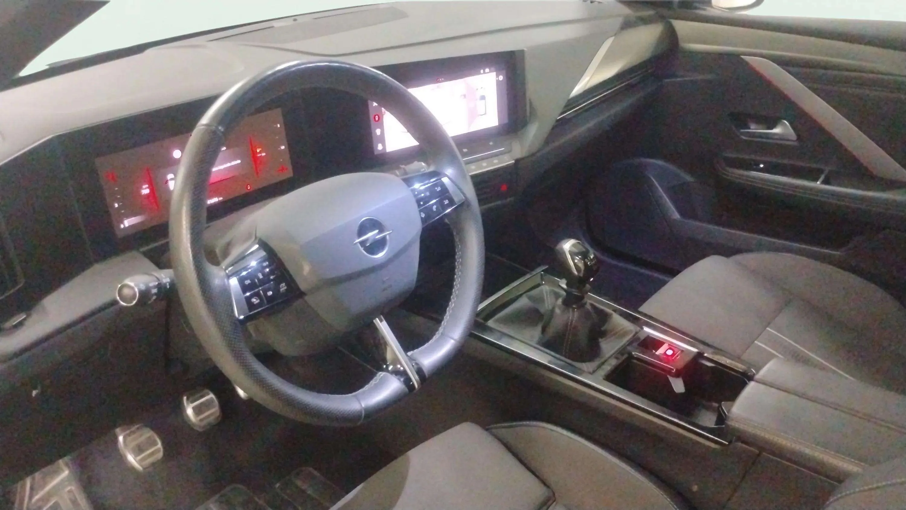 Opel Astra 1.2T XHT GS - foto 6