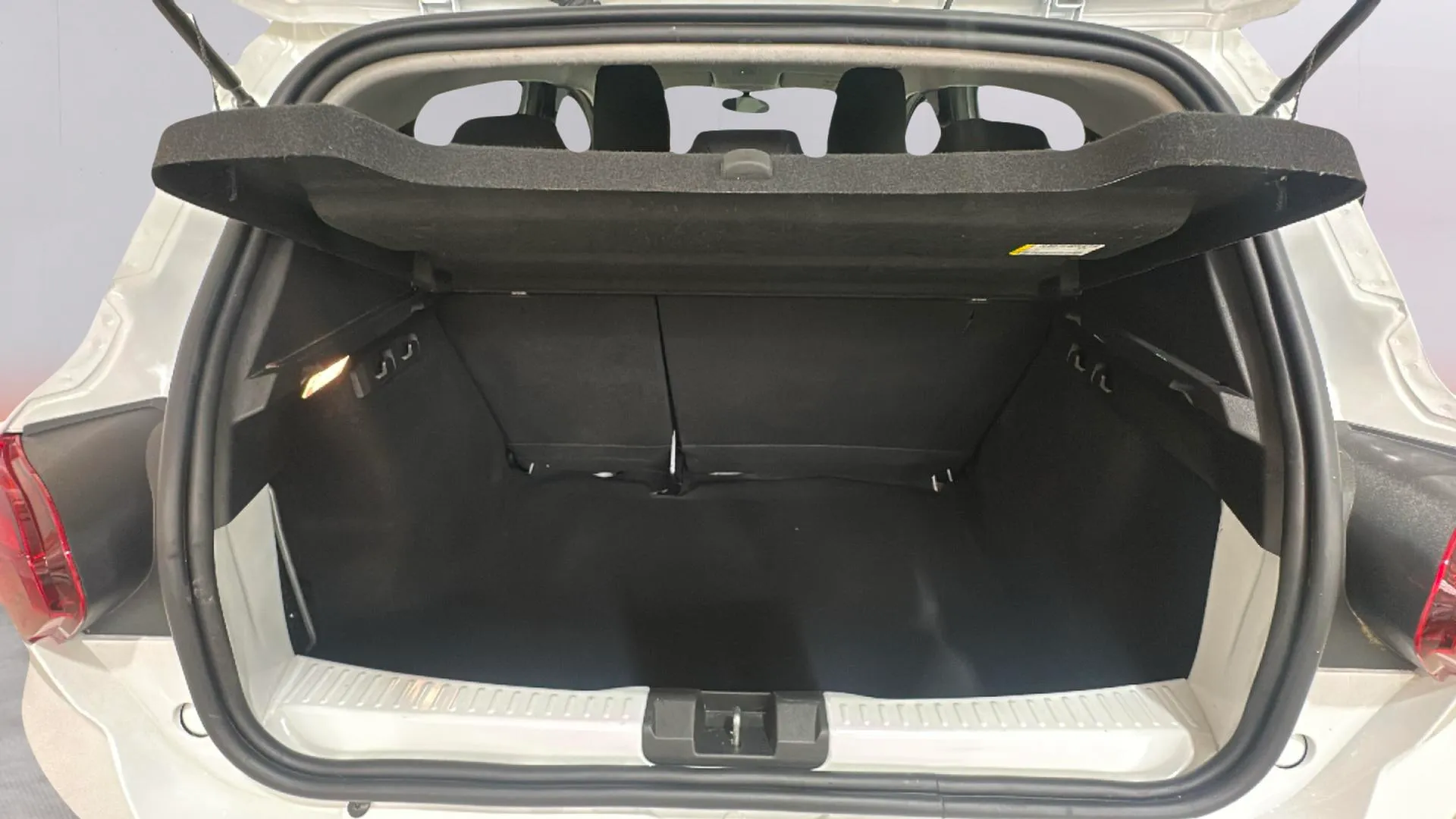 Dacia Sandero Essential TCe - foto 17