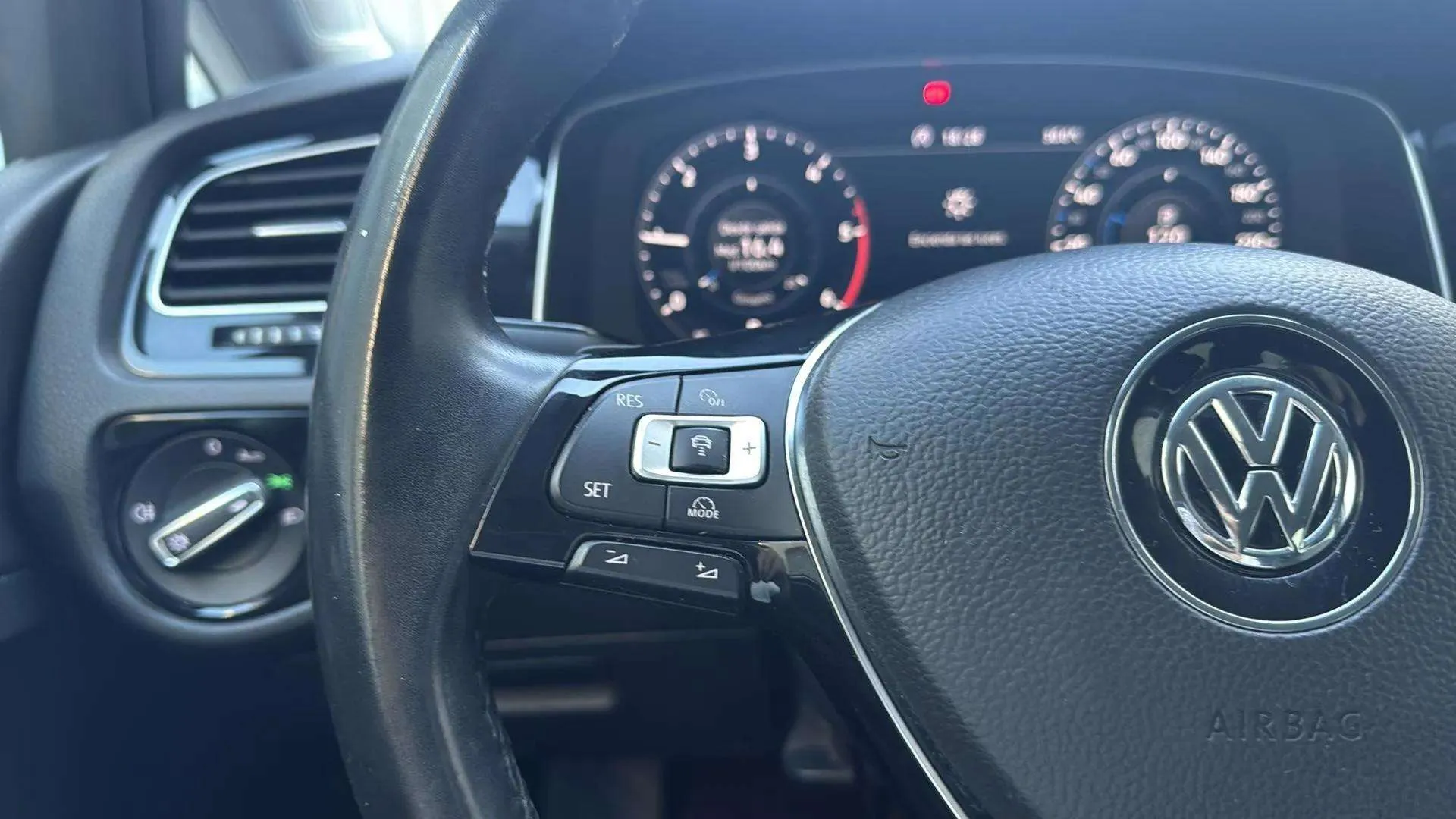 Volkswagen Golf Sport R-Line 2.0 TDI DSG - foto 17