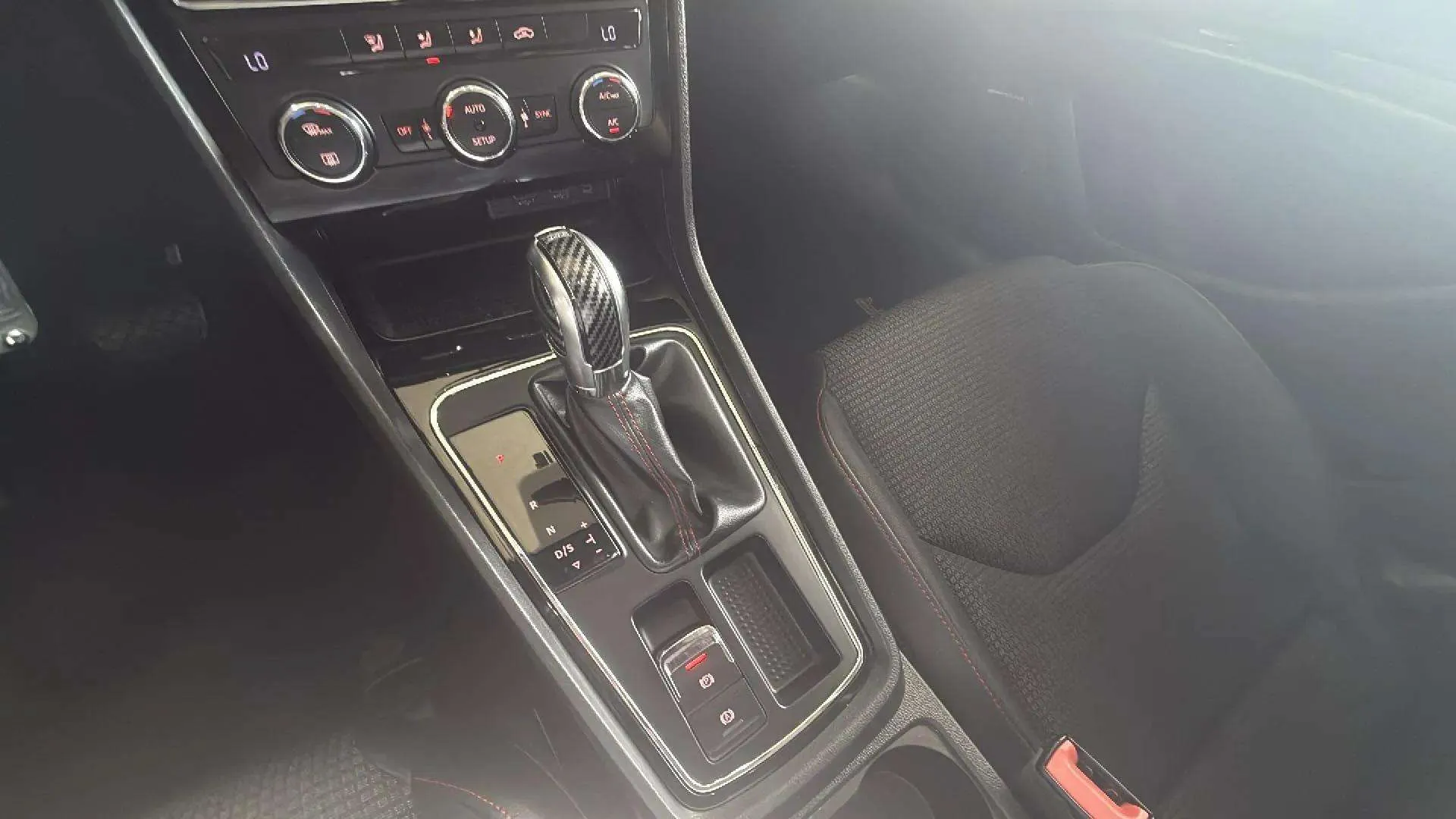 SEAT León 2.0 TDI DSG-6 FR - foto 14