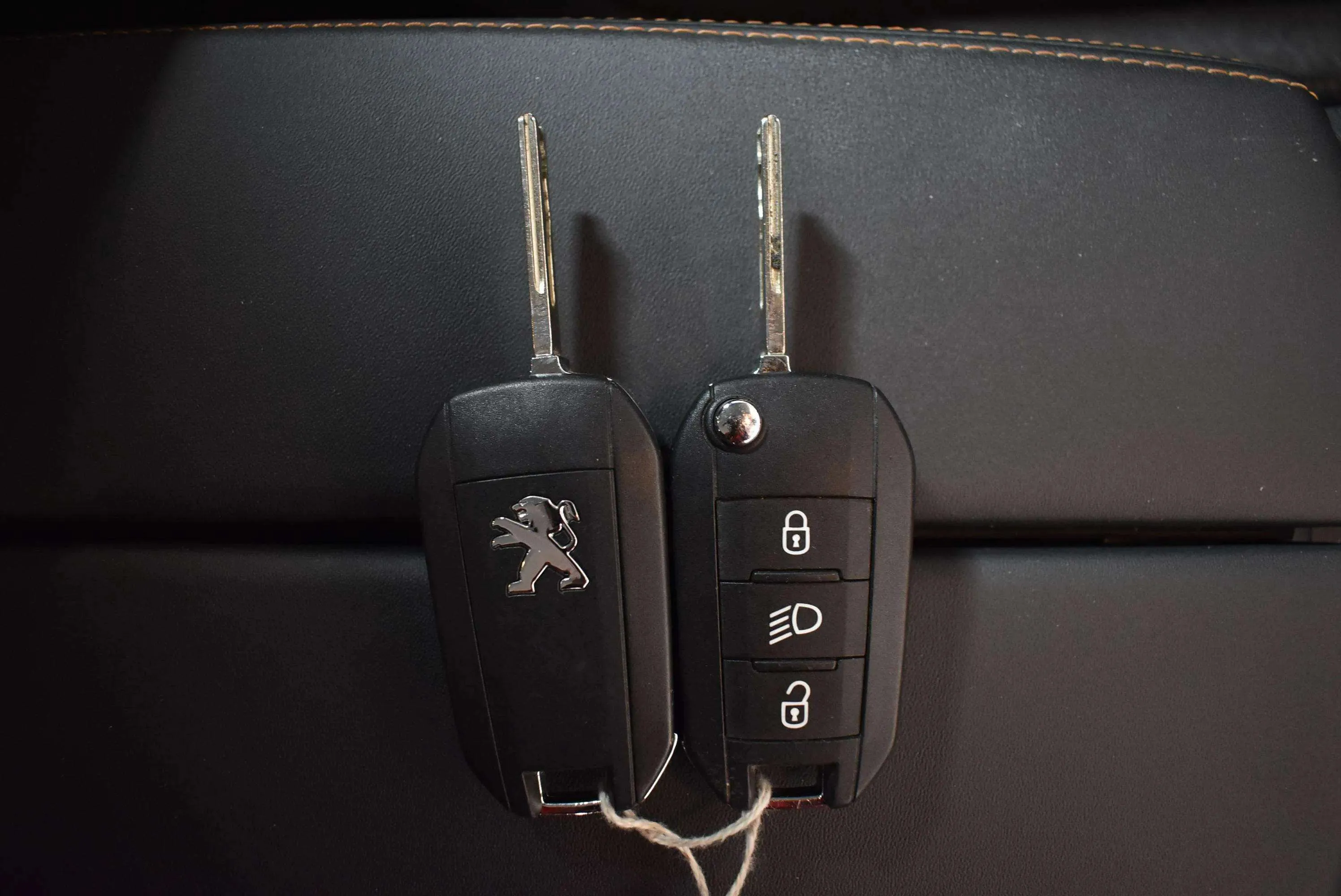 Peugeot 3008 1.5 BlueHDi Active Pack EAT8 - foto 12