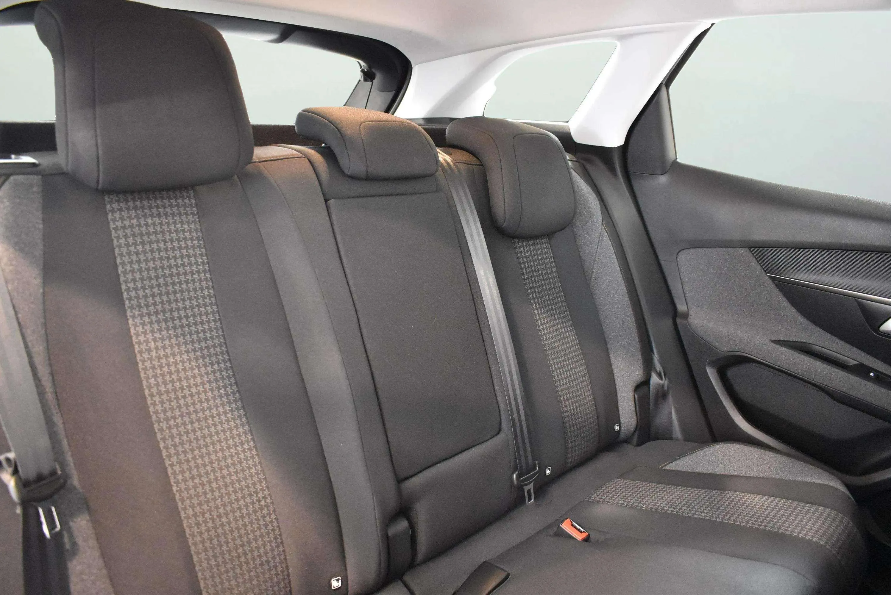 Peugeot 3008 1.5 BlueHDi Active Pack EAT8 - foto 30