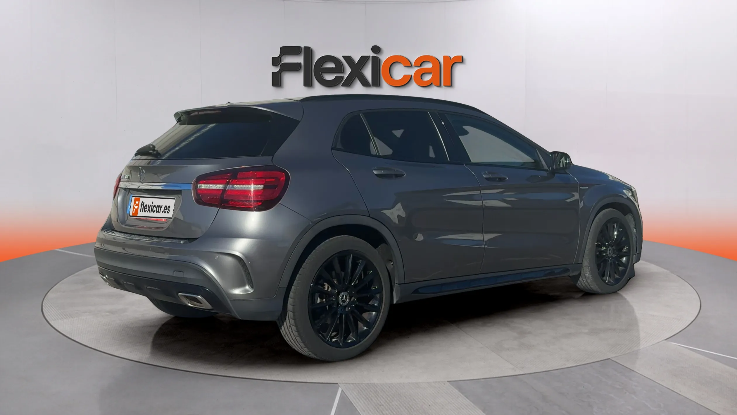 Mercedes-Benz GLA 180 - foto 7
