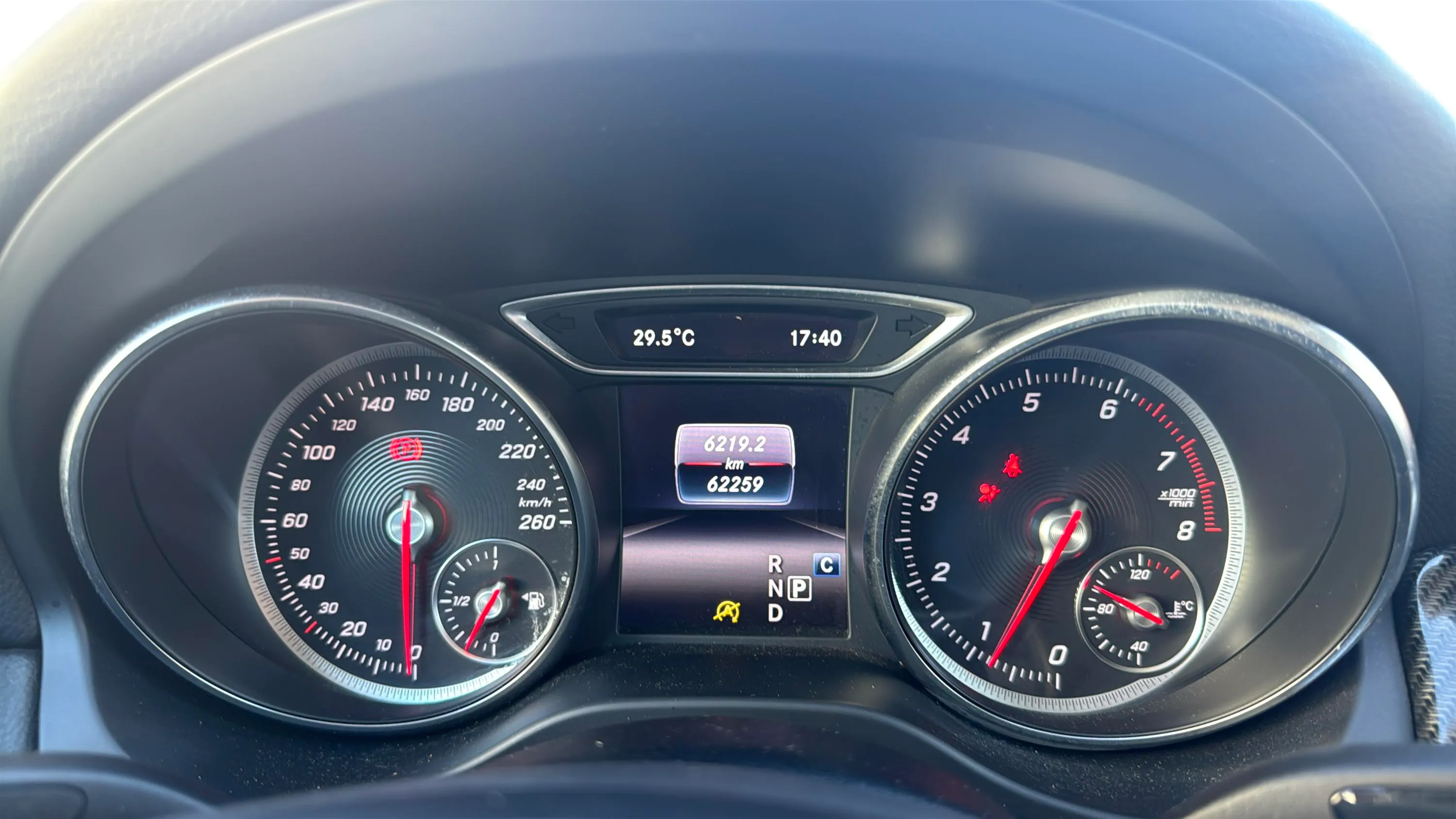 Mercedes-Benz GLA 180 - foto 13