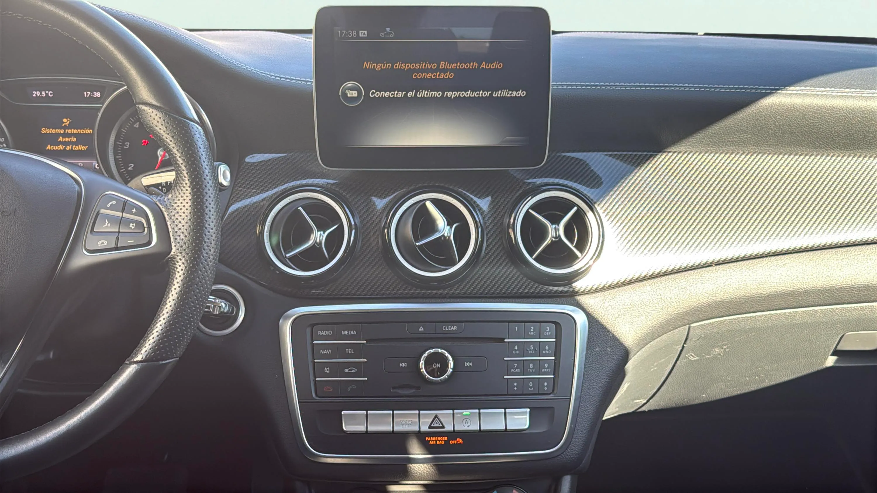 Mercedes-Benz GLA 180 - foto 14