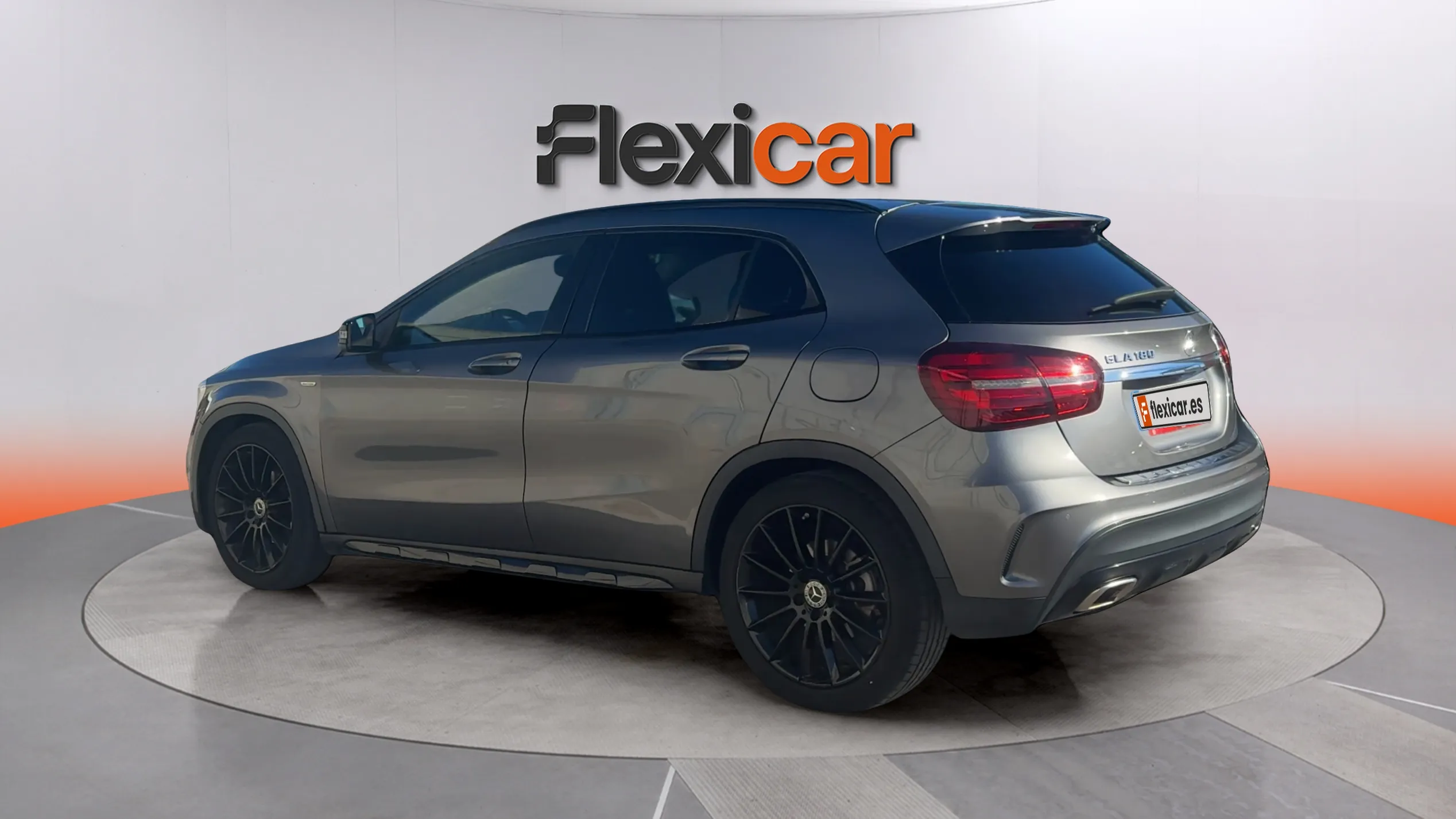 Mercedes-Benz GLA 180 - foto 5