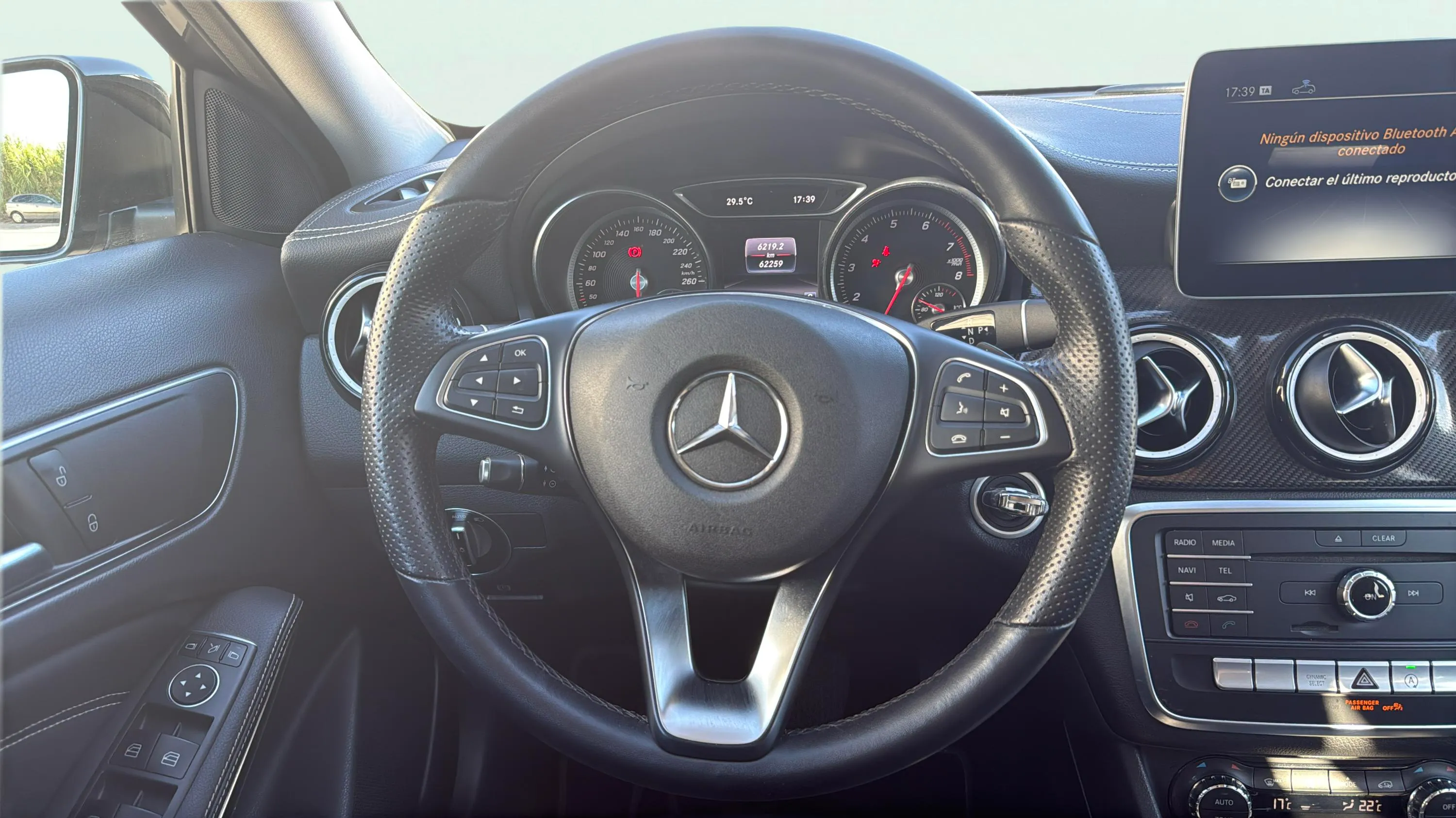 Mercedes-Benz GLA 180 - foto 11