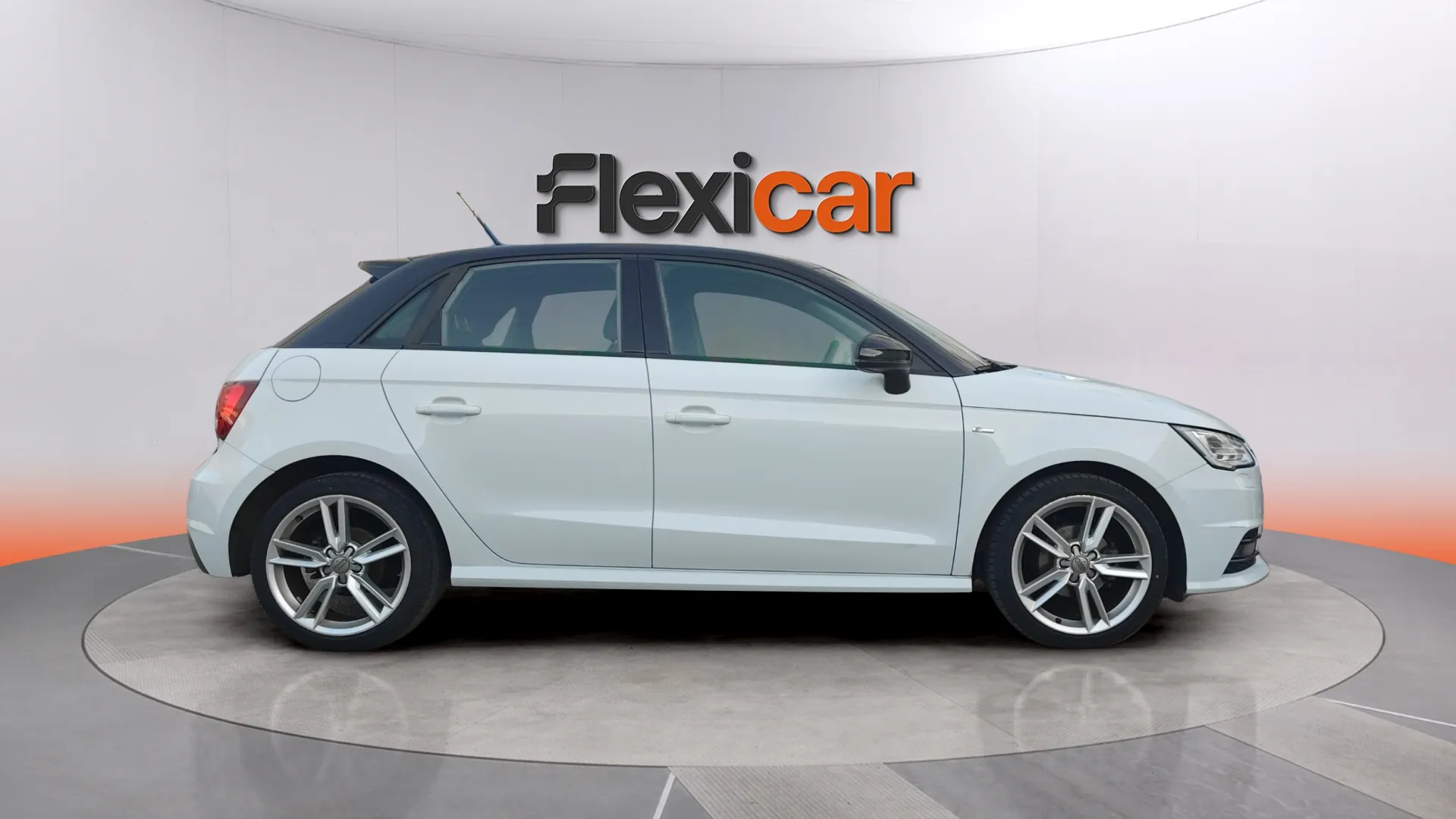 Audi A1 Active Kit 1.0 TFSI - foto 8