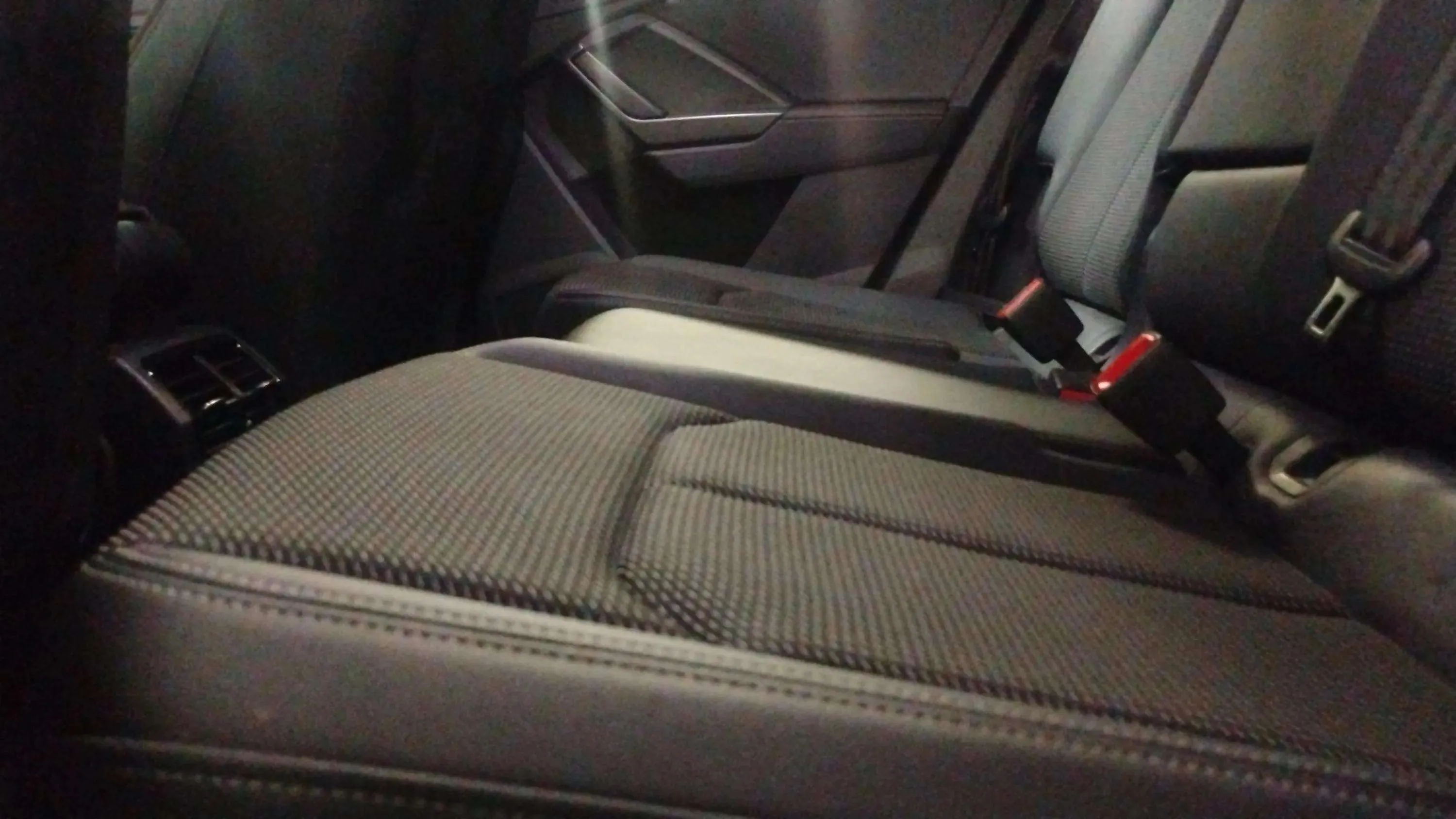Audi Q3 S line 35 TDI S tronic - foto 10