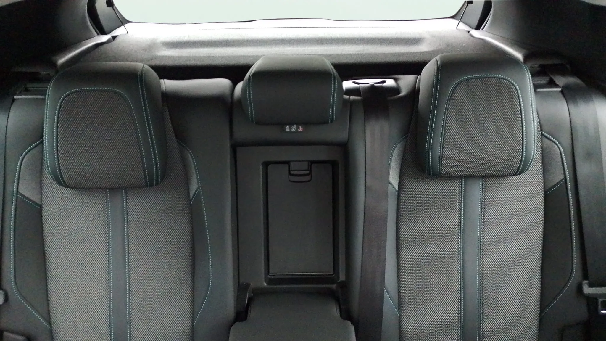 Peugeot 308 Allure BlueHDi 130 EAT8 - foto 15