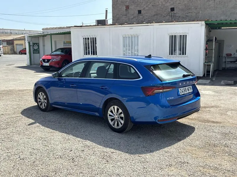 Škoda Octavia 1.5 TSI mHEV Selection TSI - foto 4