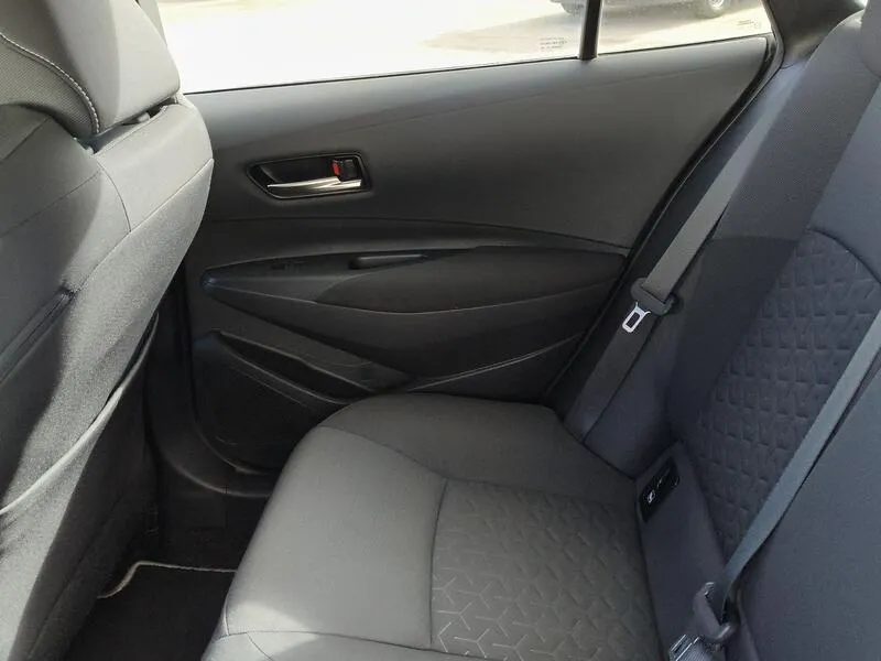 Toyota Corolla 1.8 125H Business Plus E-CVT - foto 30