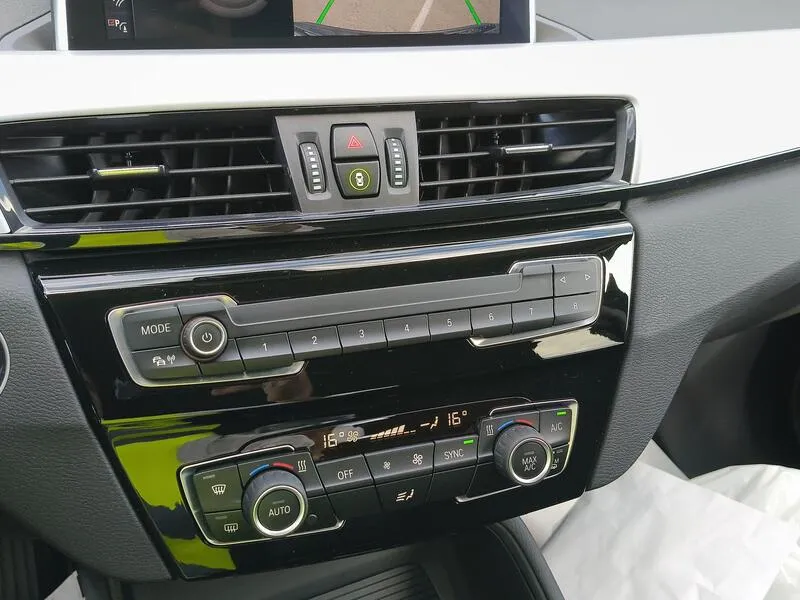 BMW X1 sDrive18d - foto 12