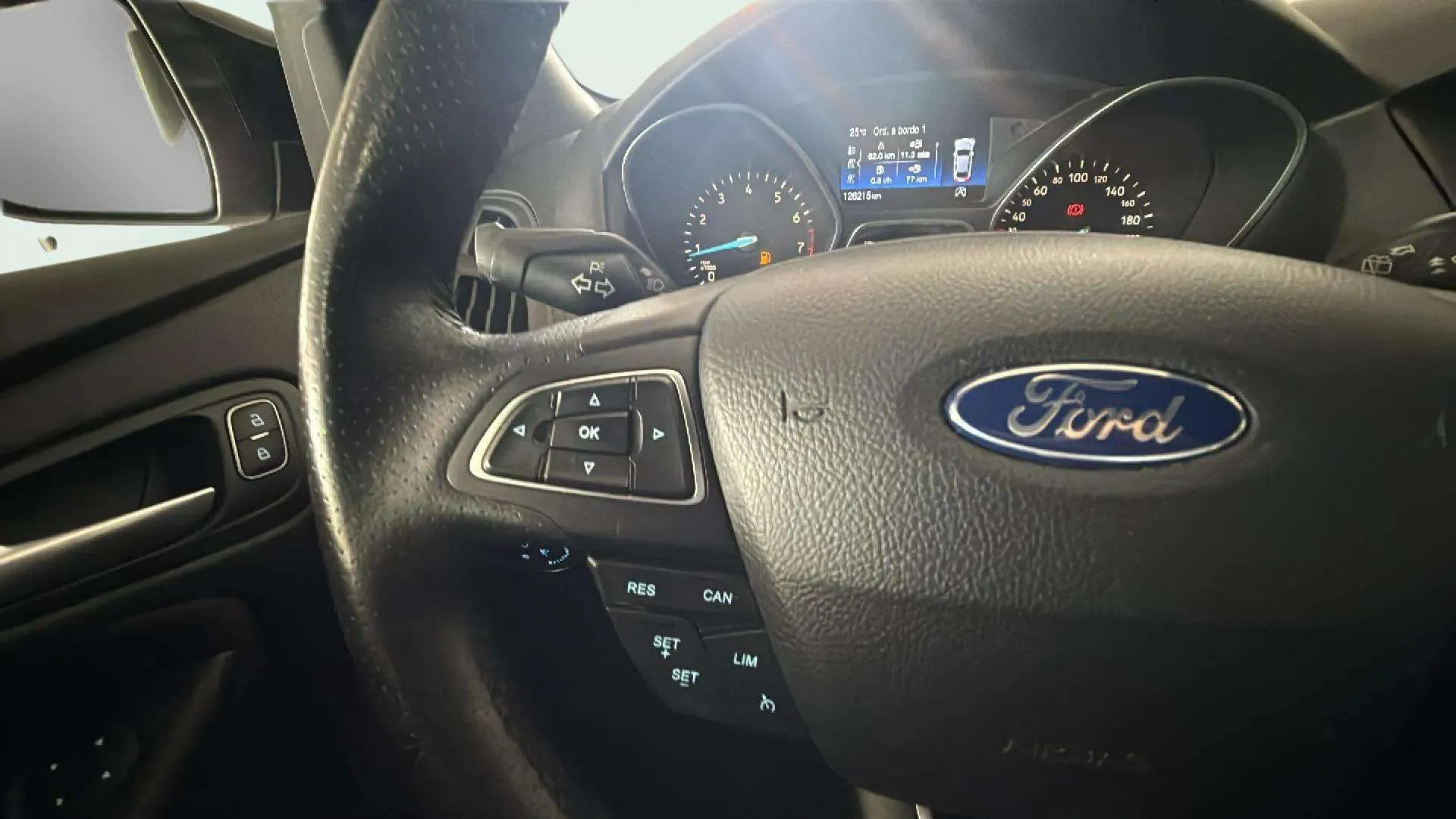 Ford Focus 1.0 EcoBoost Active - foto 10