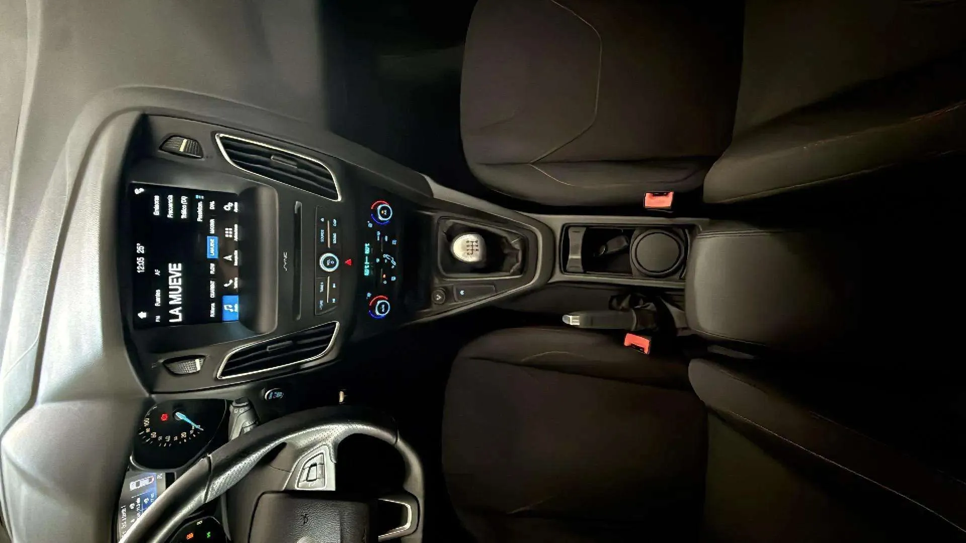 Ford Focus 1.0 EcoBoost Active - foto 12