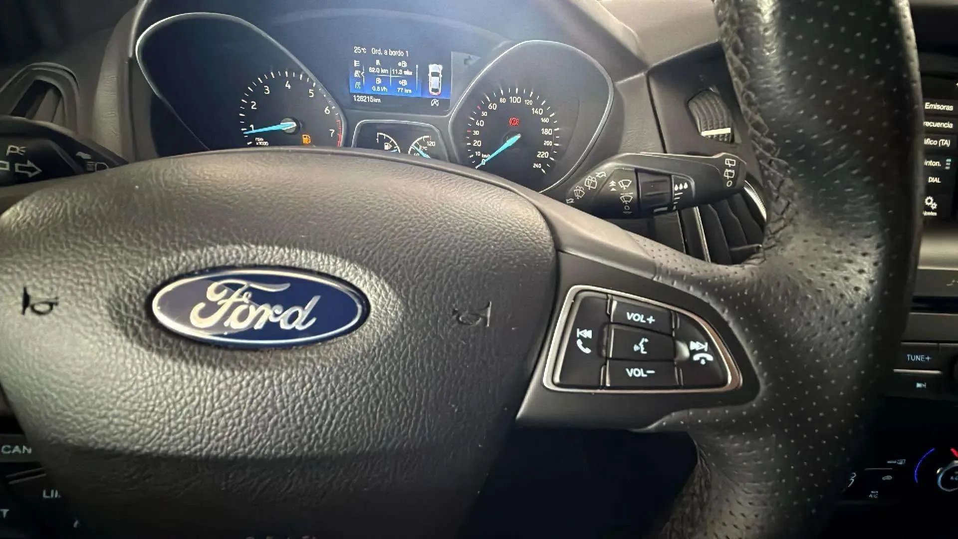 Ford Focus 1.0 EcoBoost Active - foto 11