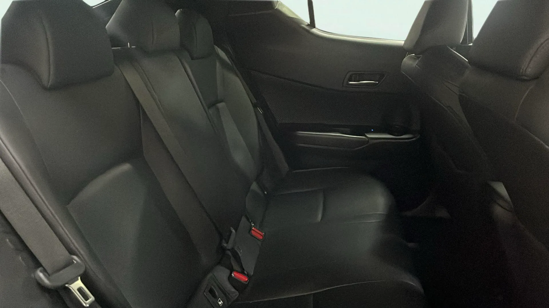 Toyota C-HR 1.8 125H Advance - foto 13