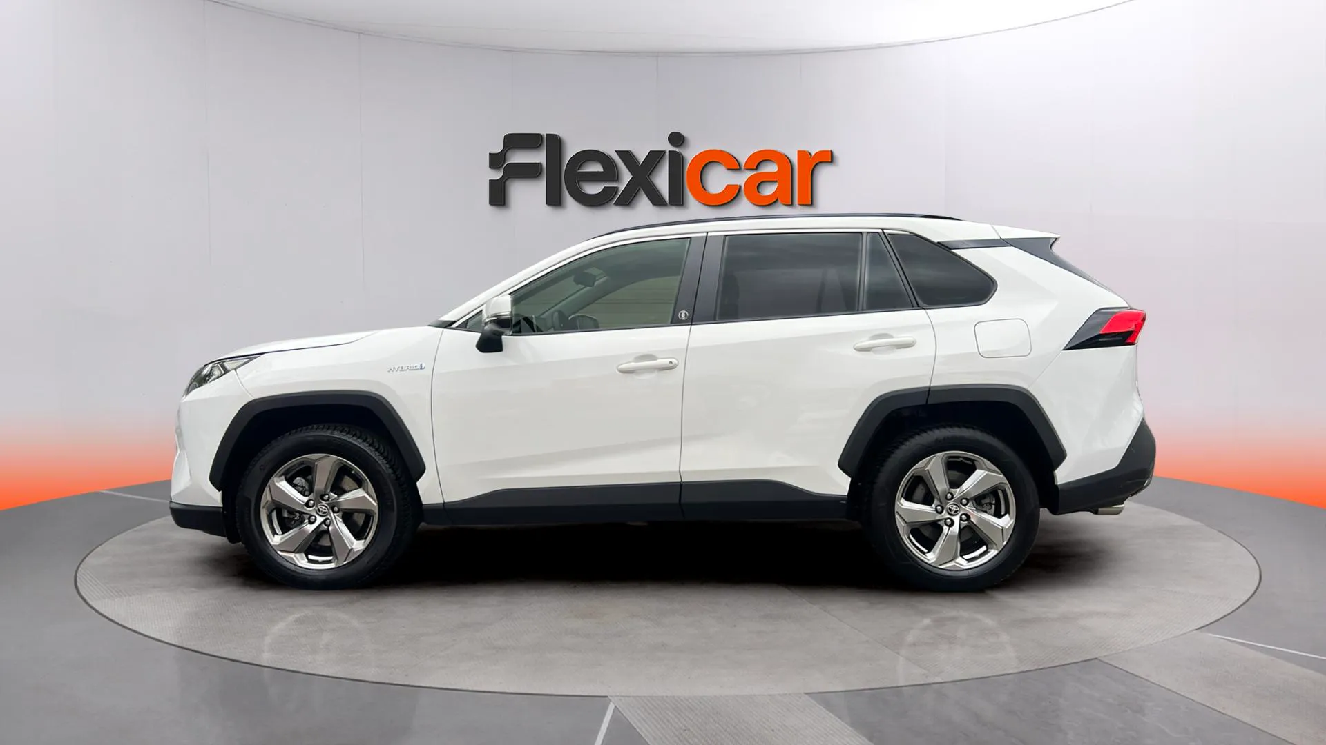 Toyota RAV4 2.5l 220H Advance - foto 7