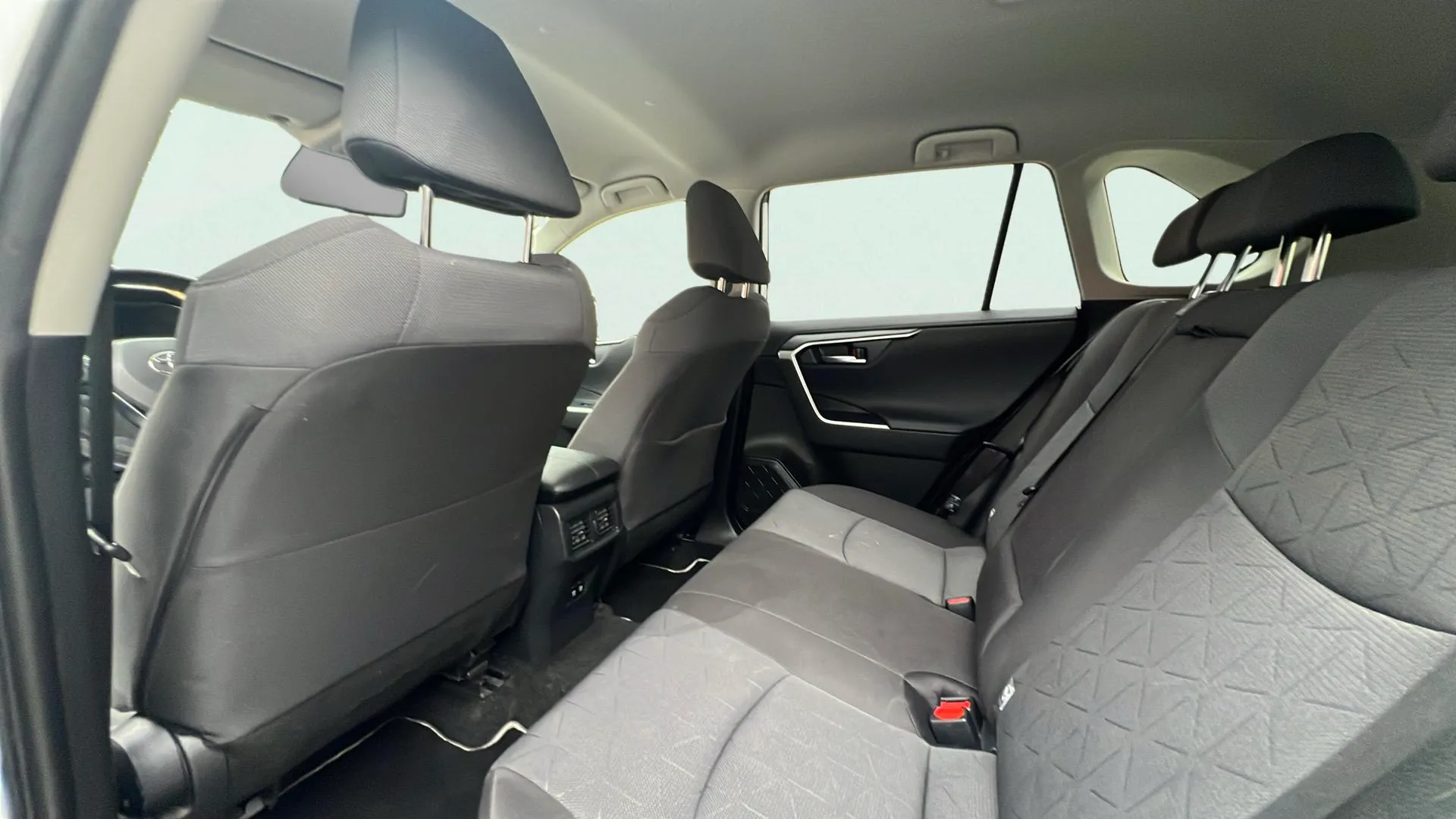Toyota RAV4 2.5l 220H Advance - foto 20