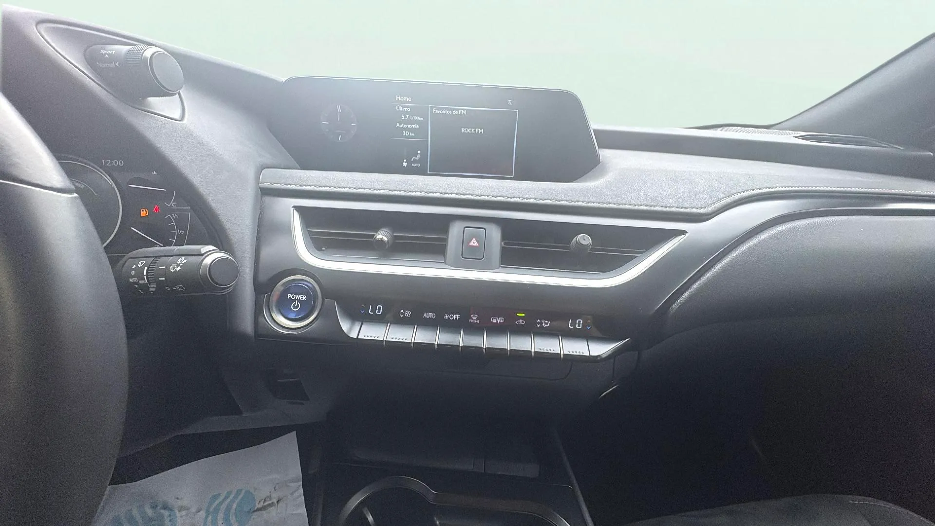 Lexus UX 2.0 250h Business - foto 10