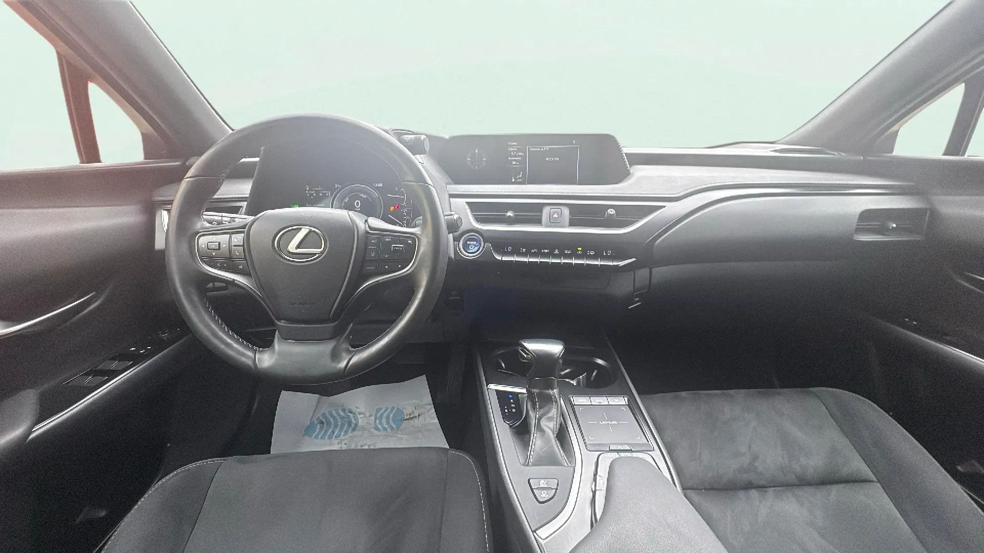 Lexus UX 2.0 250h Business - foto 9