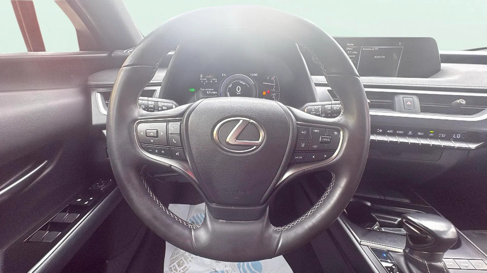 Lexus UX 2.0 250h Business - foto 11