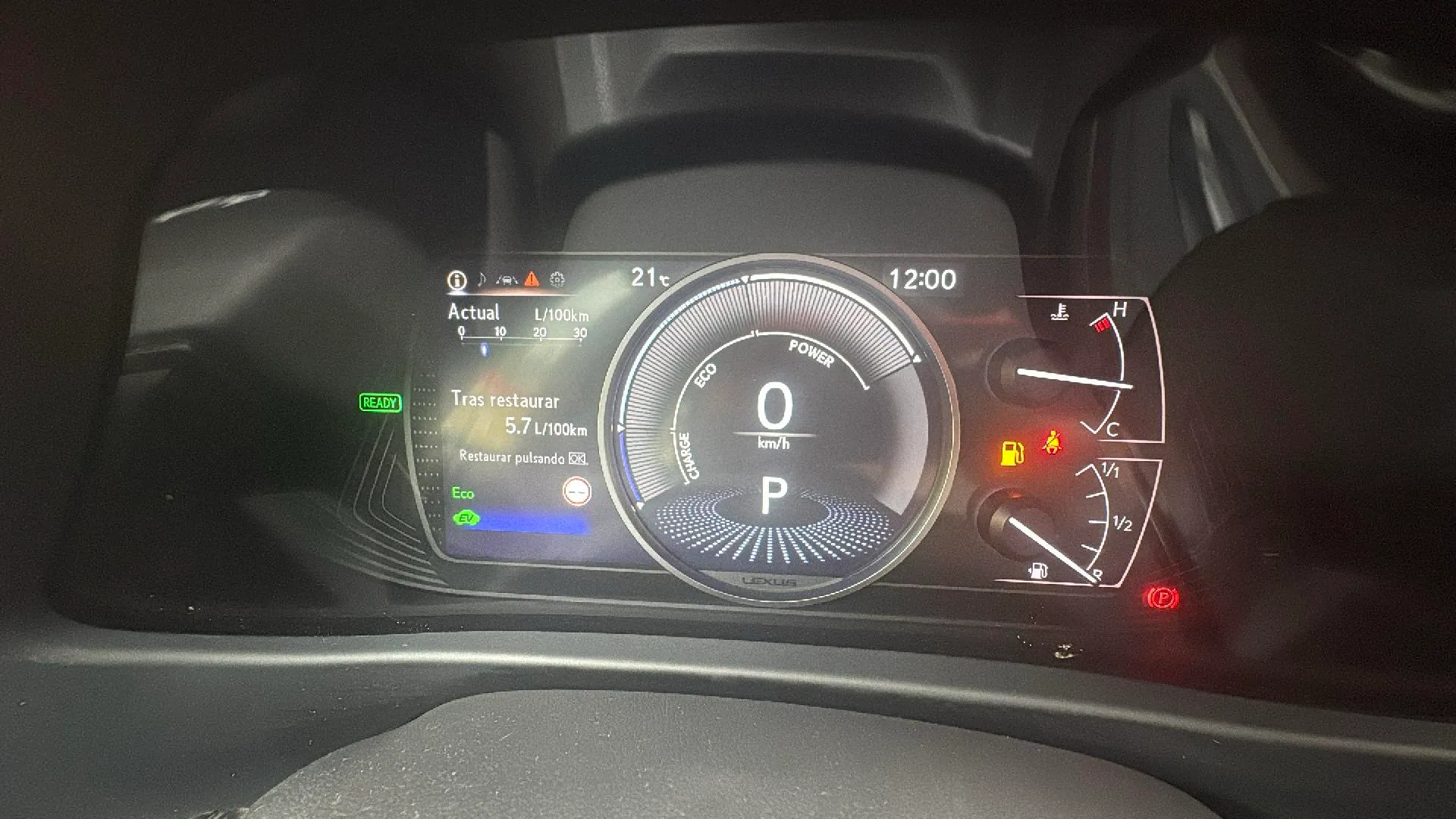 Lexus UX 2.0 250h Business - foto 12
