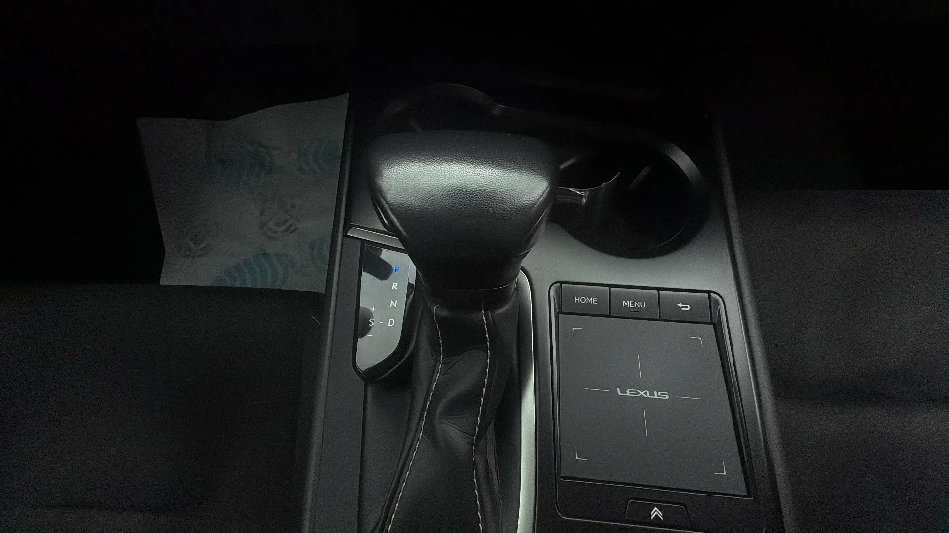 Lexus UX 2.0 250h Business - foto 17