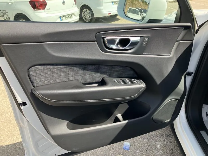 Volvo XC60 2.0 B4 D Core - foto 11
