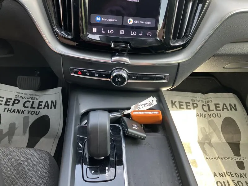 Volvo XC60 2.0 B4 D Core - foto 33
