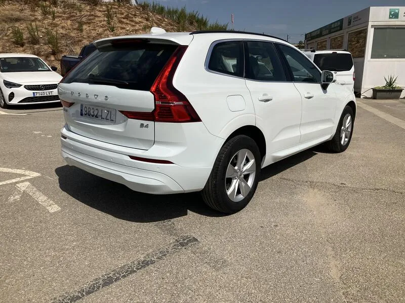 Volvo XC60 2.0 B4 D Core - foto 6