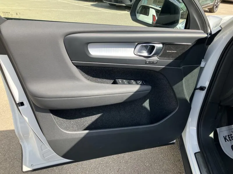 Volvo XC40 1.5 T4 Recharge PHEV Plus Dark - foto 11
