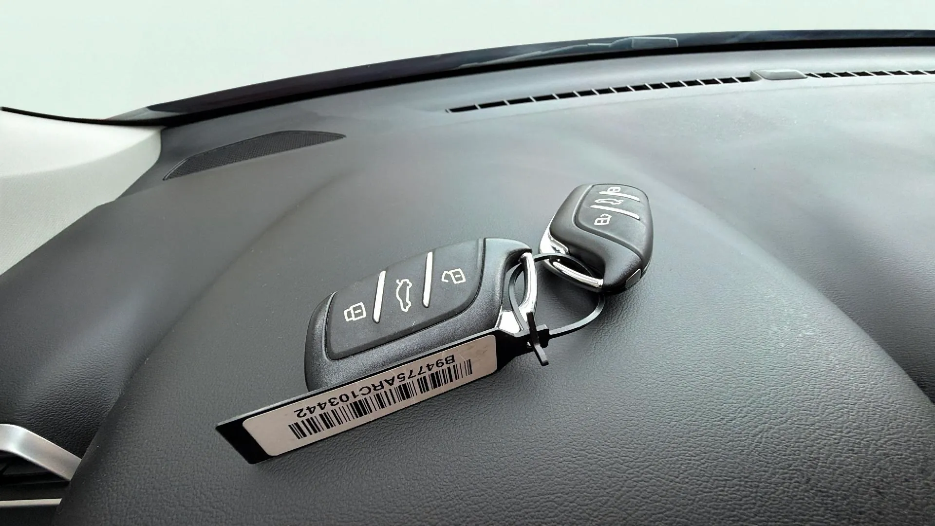 MG ZS Hybrid+ Luxury - foto 37