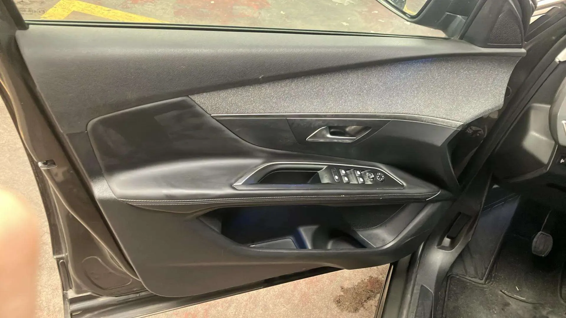 Peugeot 3008 1.5L BlueHDi Allure - foto 17