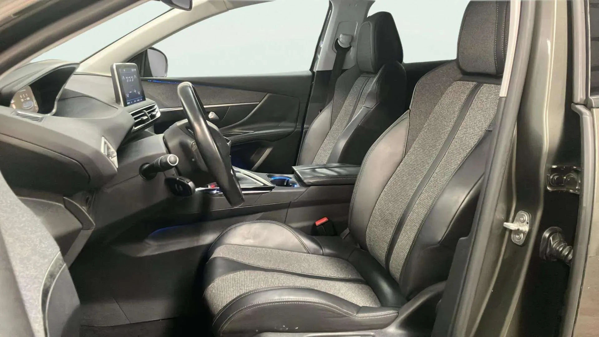 Peugeot 3008 1.5L BlueHDi Allure - foto 12