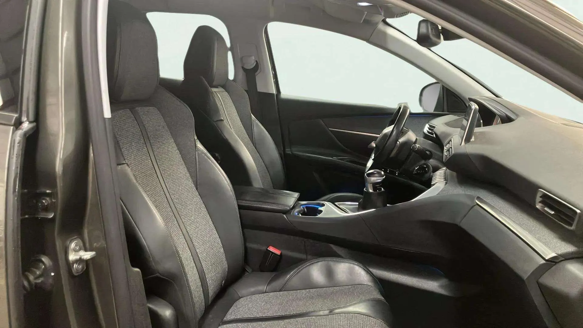 Peugeot 3008 1.5L BlueHDi Allure - foto 15