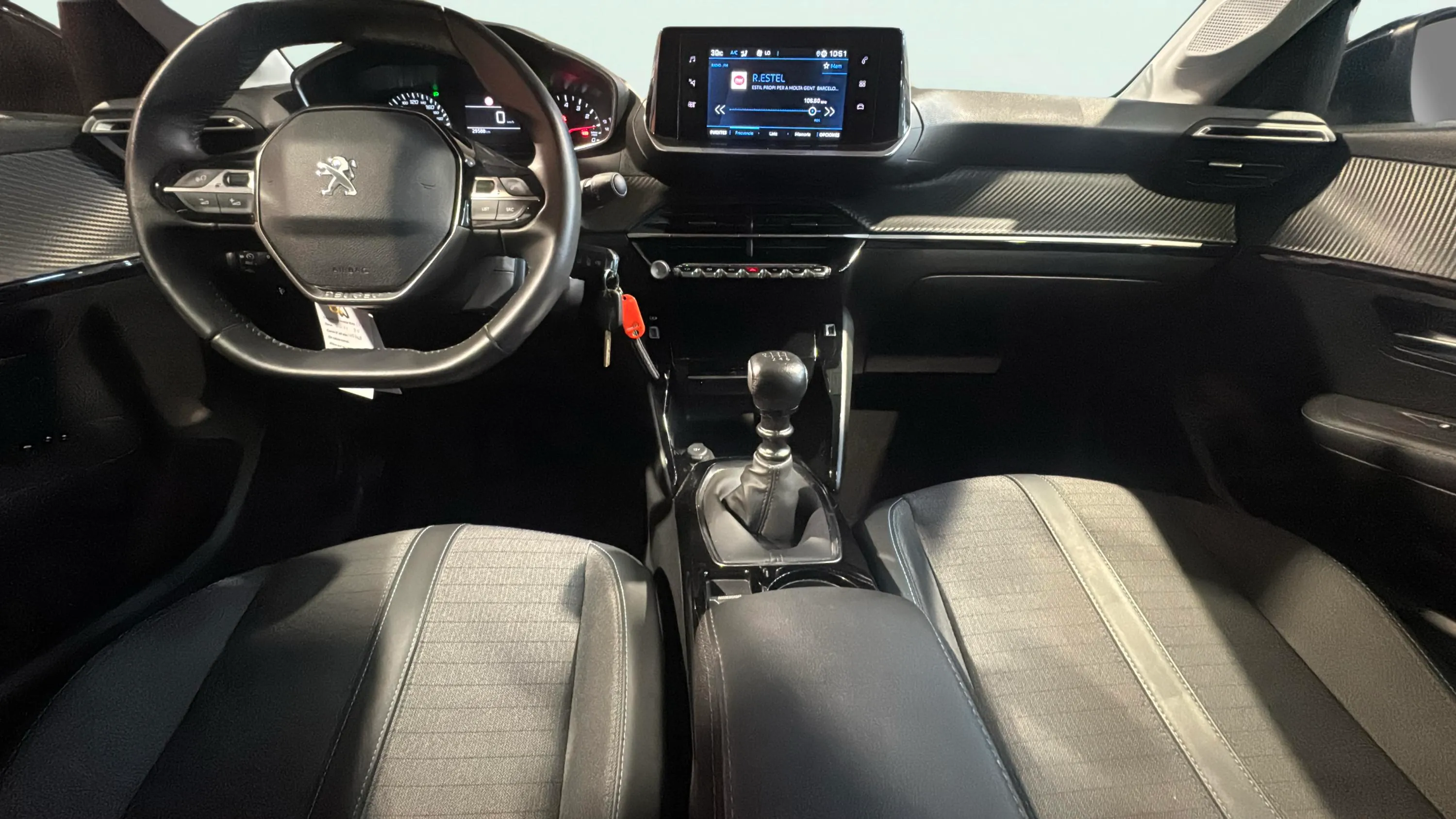 Peugeot 208 PureTech Allure - foto 13