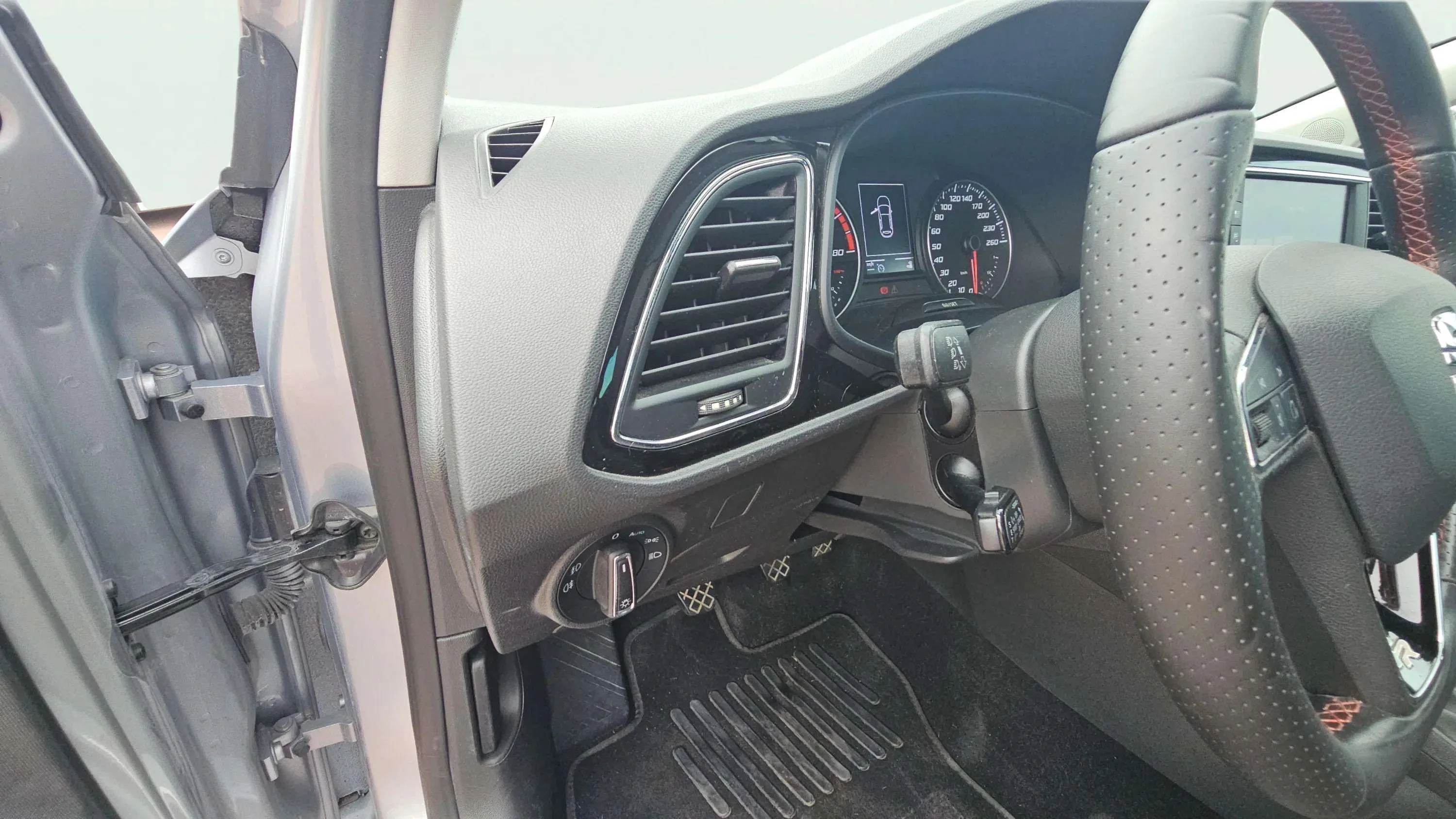SEAT León 1.4 TSI FR - foto 24