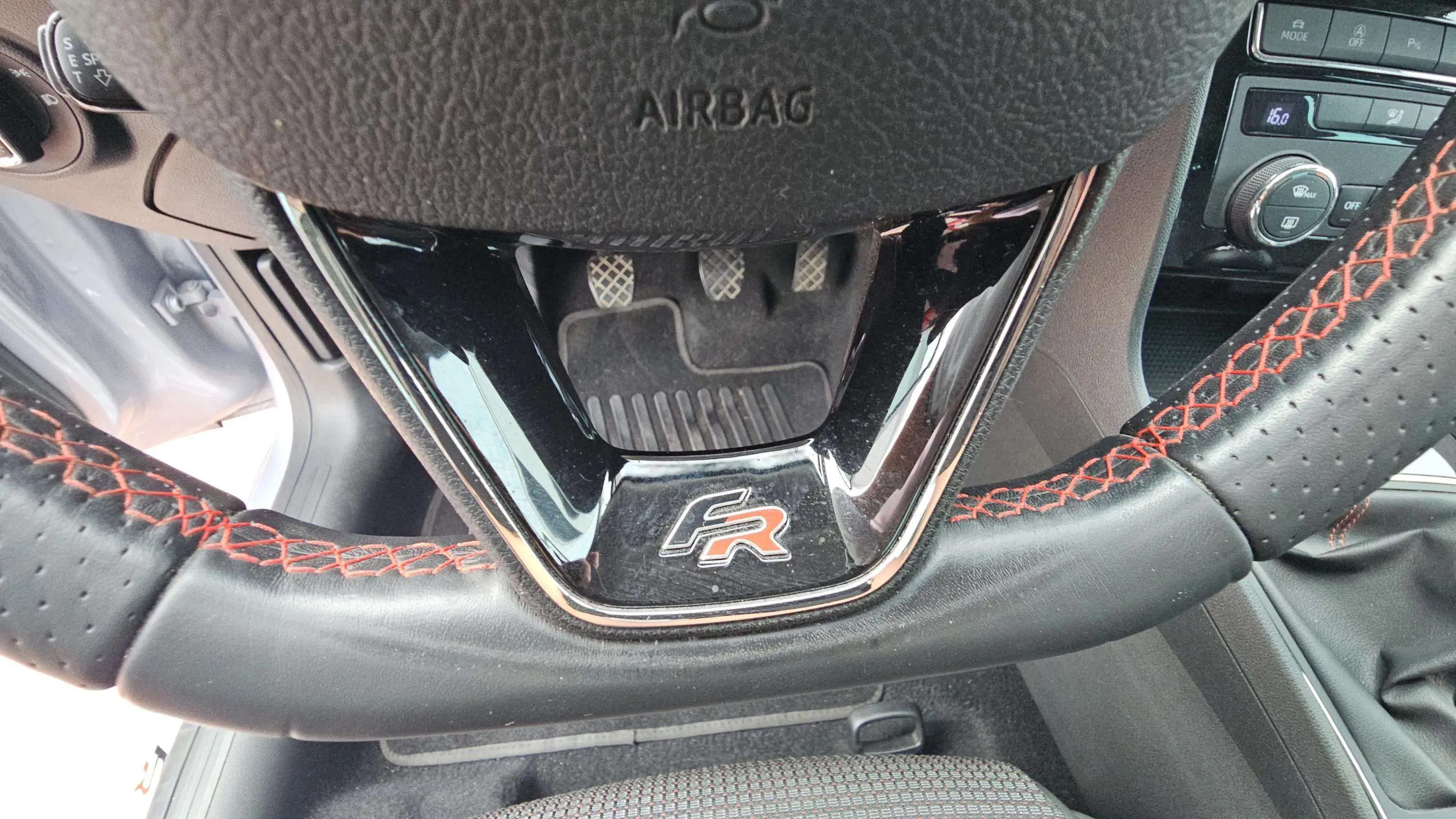 SEAT León 1.4 TSI FR - foto 29
