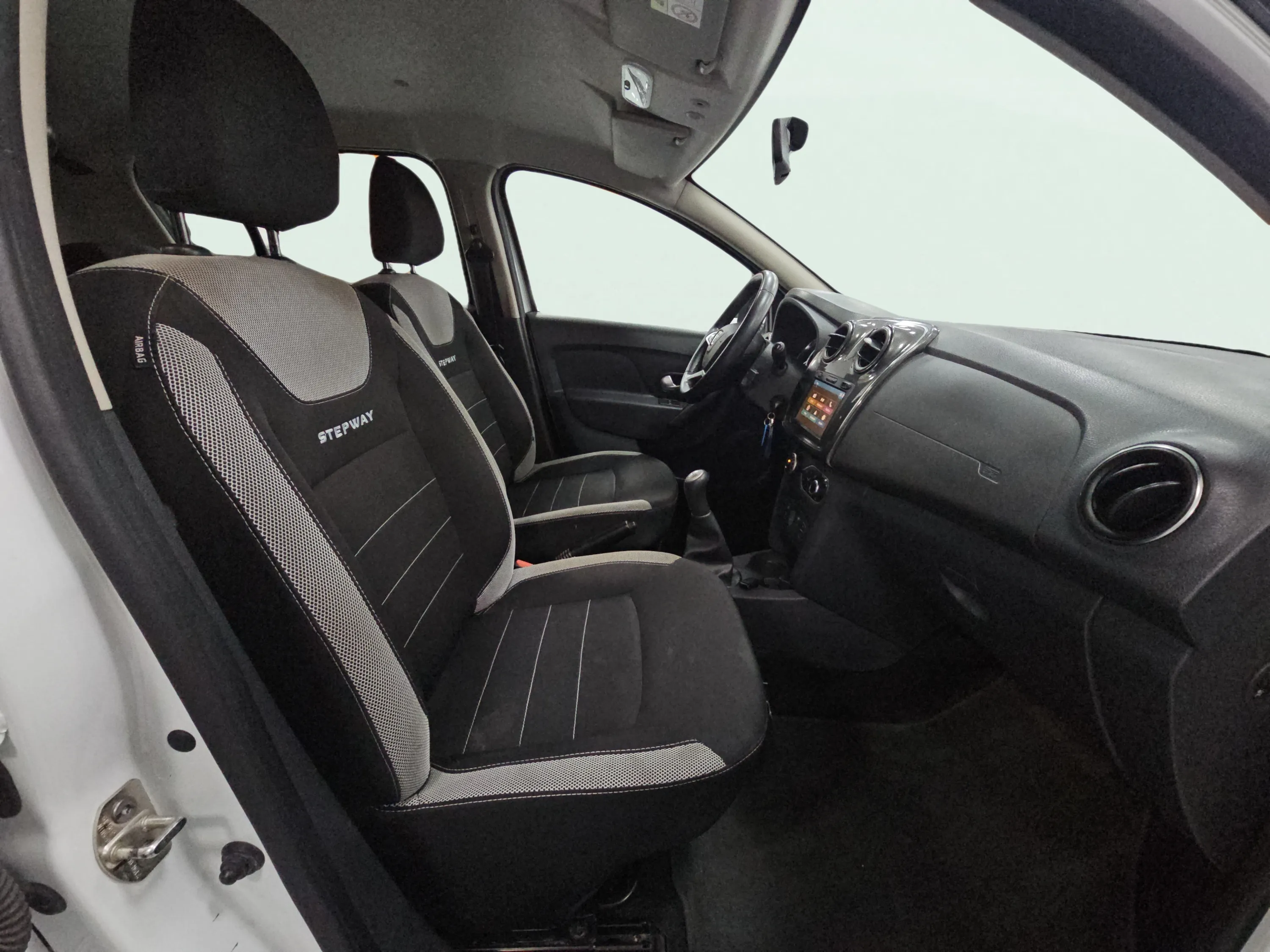 Dacia Sandero Stepway Comfort TCe - foto 13