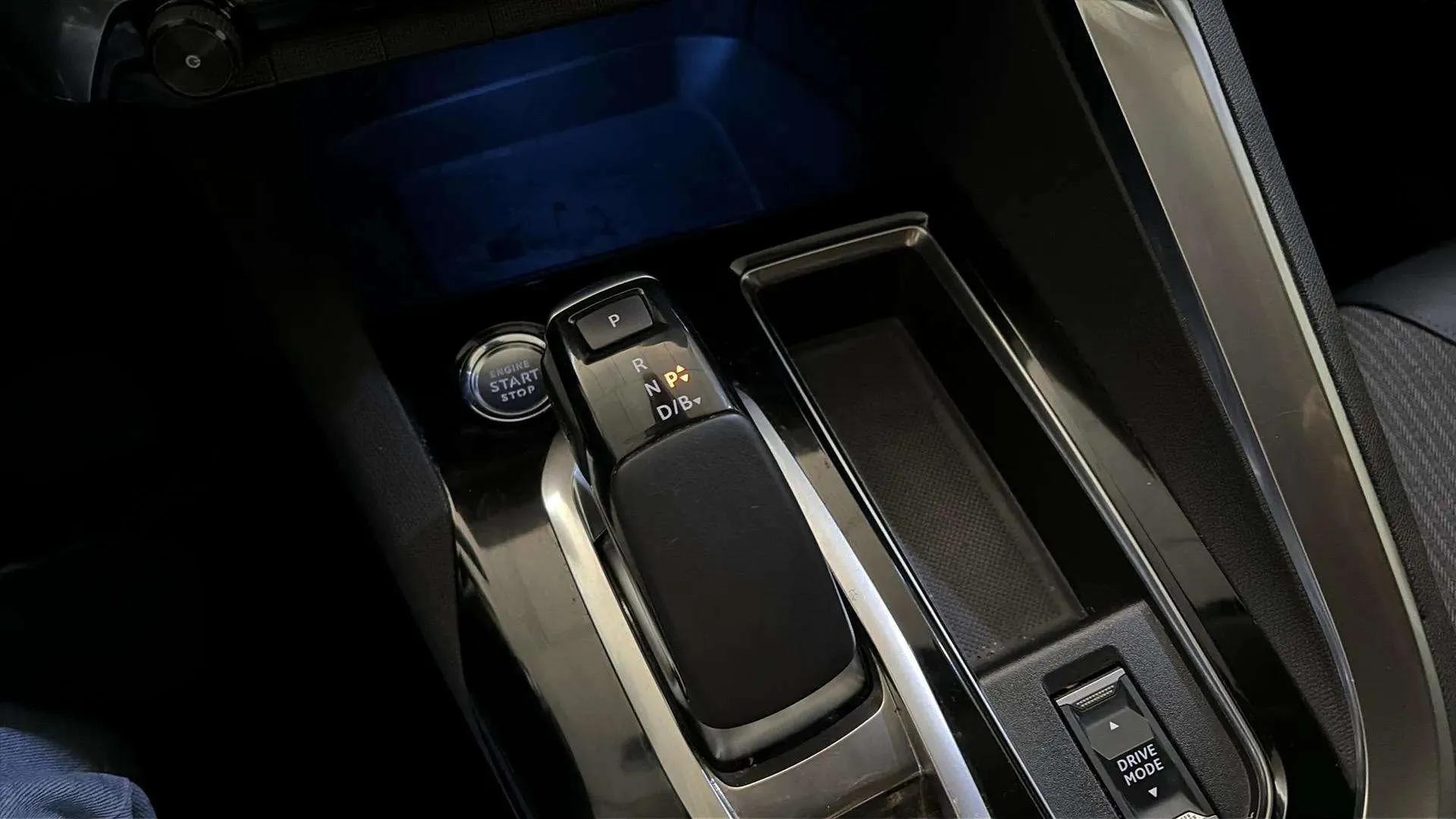Peugeot 3008 225 e-EAT8 Allure Pack - foto 17