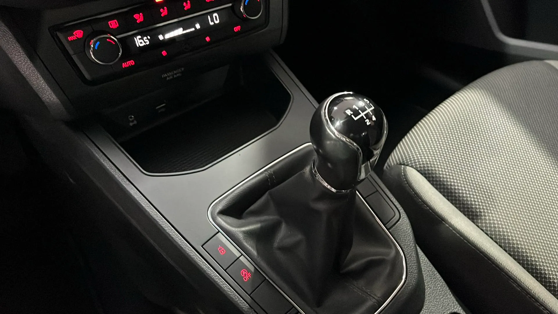SEAT Ibiza 1.0 Reference - foto 15